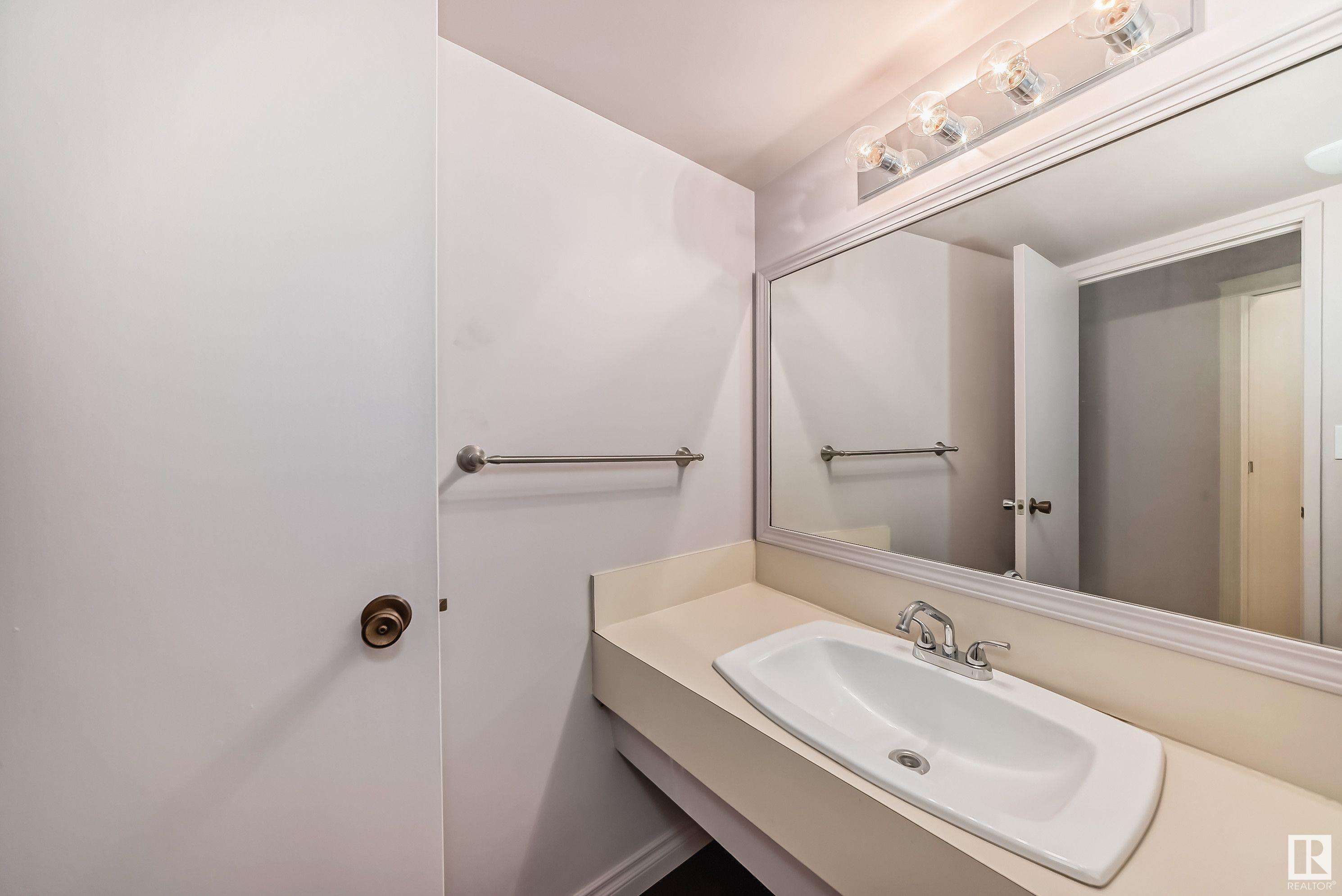      #607 10045 117 ST NW NW , Edmonton,  ,T5K 1W8 ;  Listing Number: MLS E4413621