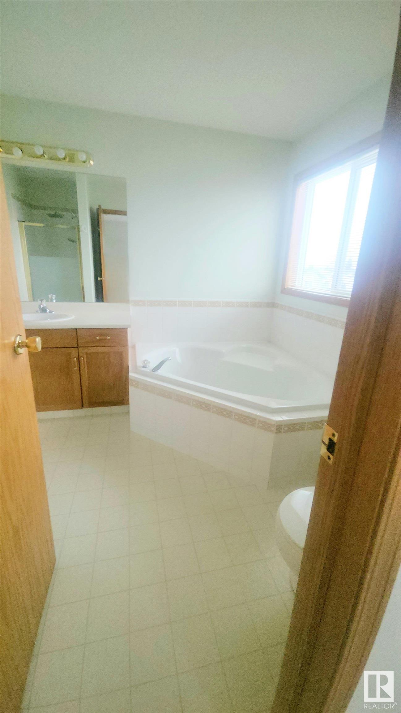      14515 131 ST NW , Edmonton,  ,T6V 1G8 ;  Listing Number: MLS E4413681