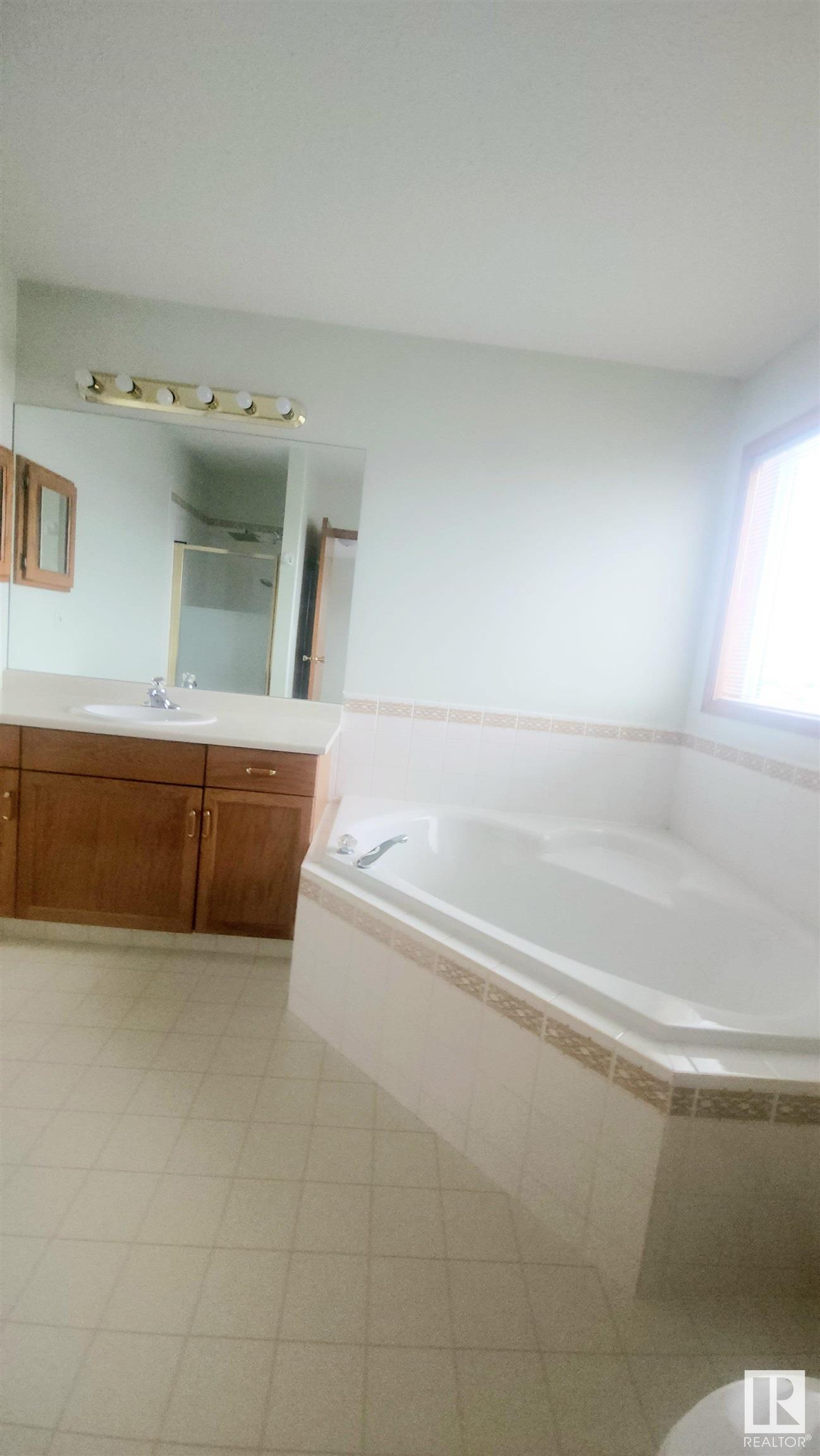      14515 131 ST NW , Edmonton,  ,T6V 1G8 ;  Listing Number: MLS E4413681