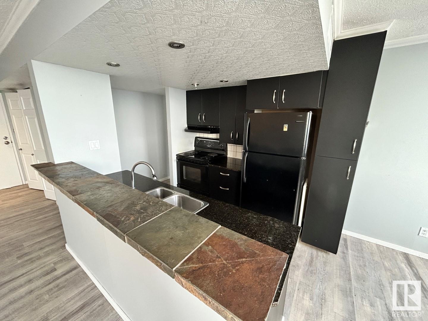      #2205 9909 104 ST NW , Edmonton,  ,T5K 2G5 ;  Listing Number: MLS E4414086