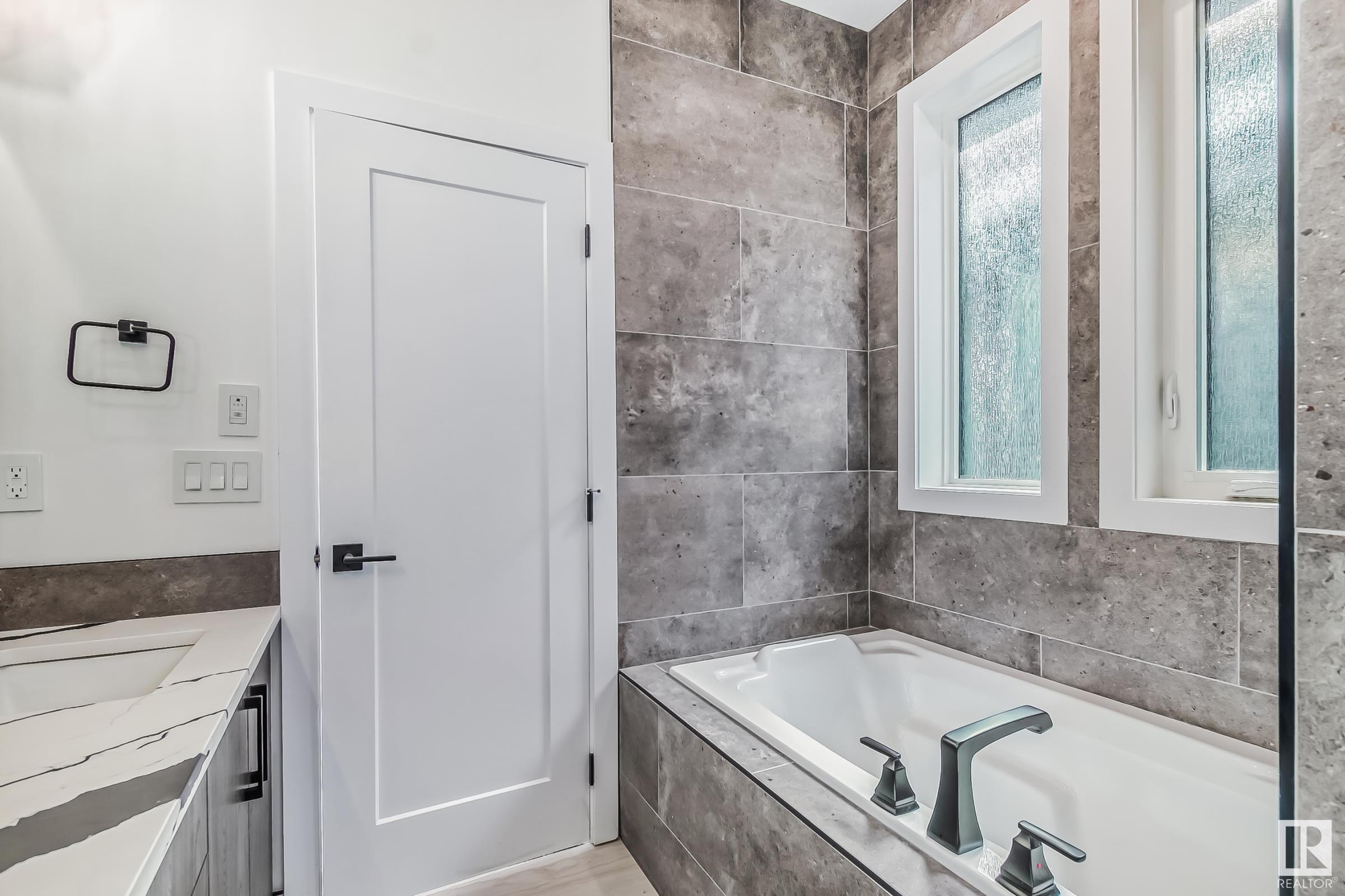      10225 146 ST NW , Edmonton,  ,T5N 3A1 ;  Listing Number: MLS E4414115