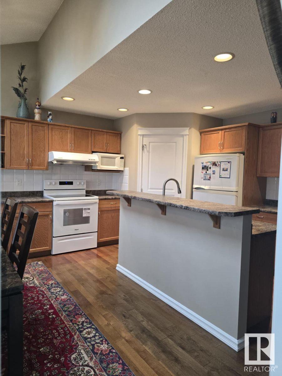      61 CAVAN CR , Sherwood Park,  ,T8H 2K6 ;  Listing Number: MLS E4414116