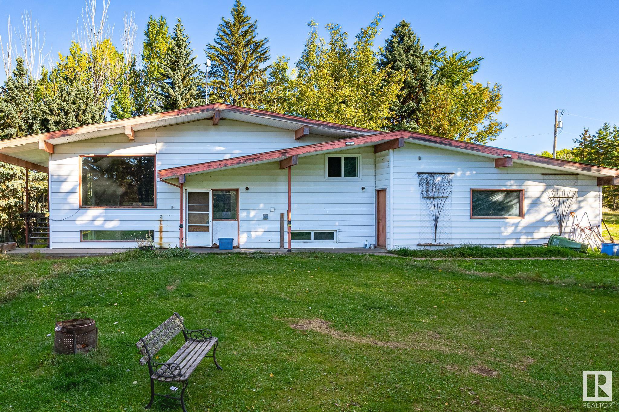 http://cdnparap120.paragonrels.com/ParagonImages/Property/p12/RAE/225326947/11/0/0/4ce5a0a2f688f6cadd4bbf7917cbe387/1/6c30beba395679d366d3d269c0df4b46/225326947-2f548bb5-bdea-485e-90f9-f538c146e366.JPG