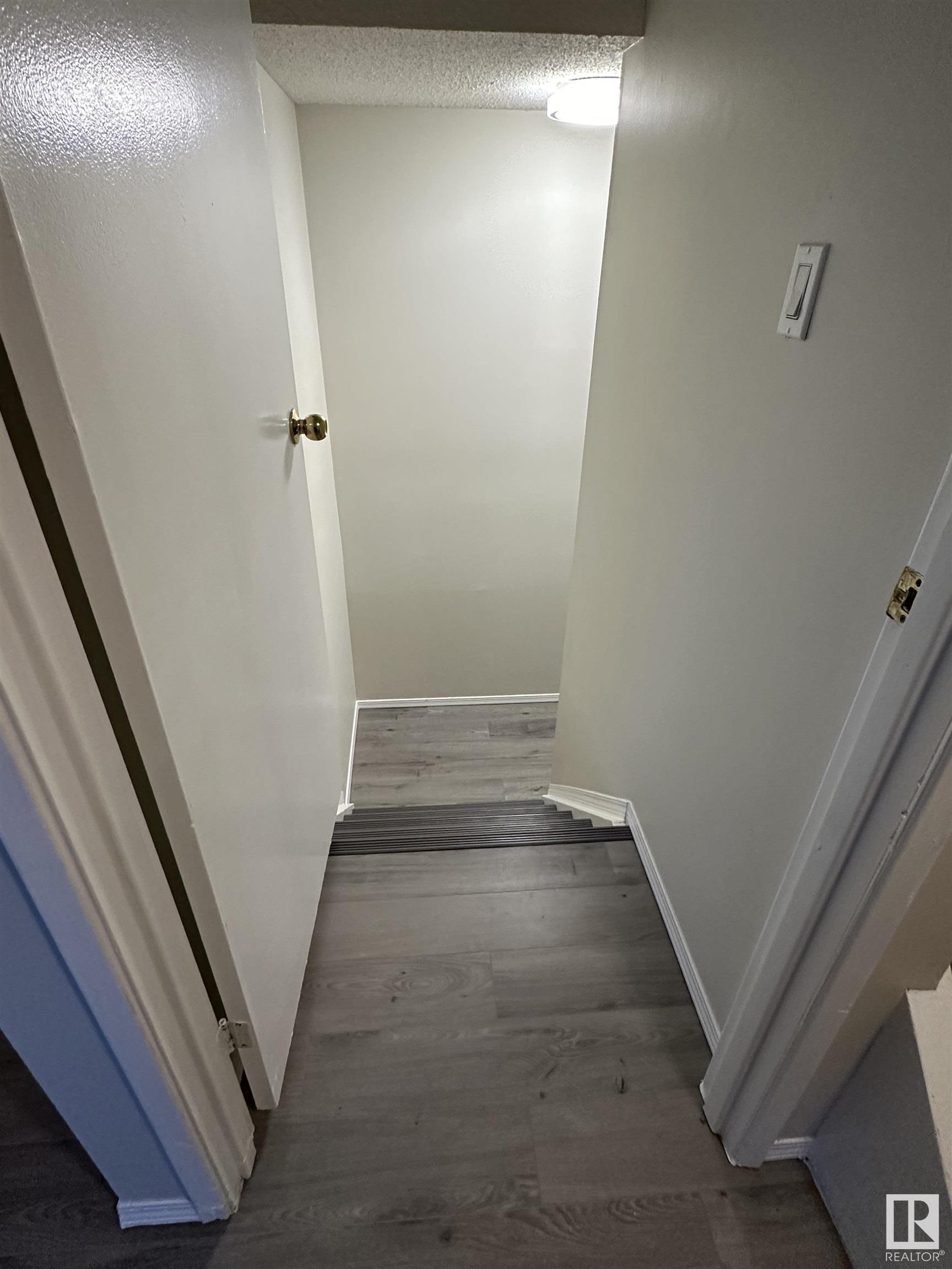     #5 14130 80 ST NW , Edmonton,  ,T5C 1L6 ;  Listing Number: MLS E4414140