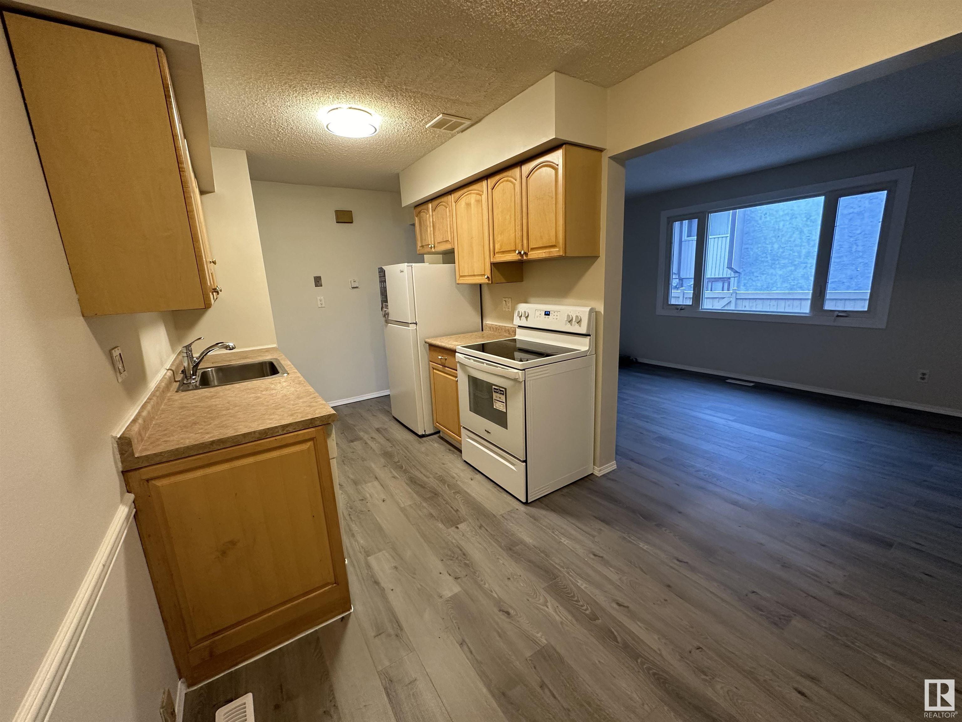      #5 14130 80 ST NW , Edmonton,  ,T5C 1L6 ;  Listing Number: MLS E4414140