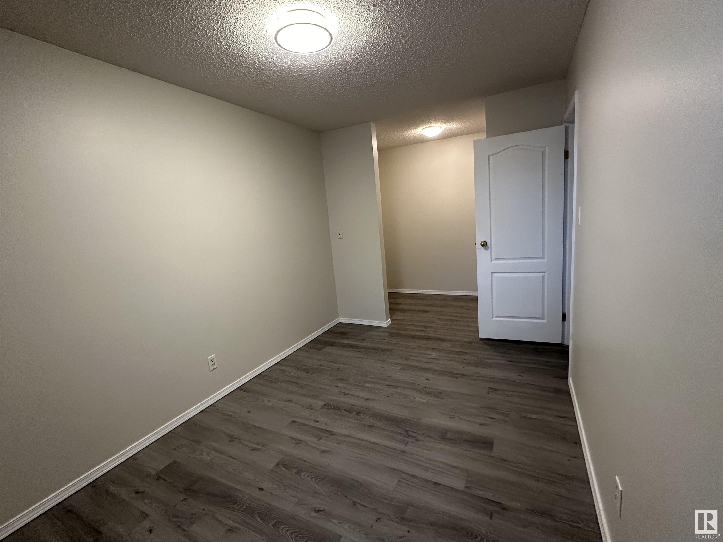      #5 14130 80 ST NW , Edmonton,  ,T5C 1L6 ;  Listing Number: MLS E4414140