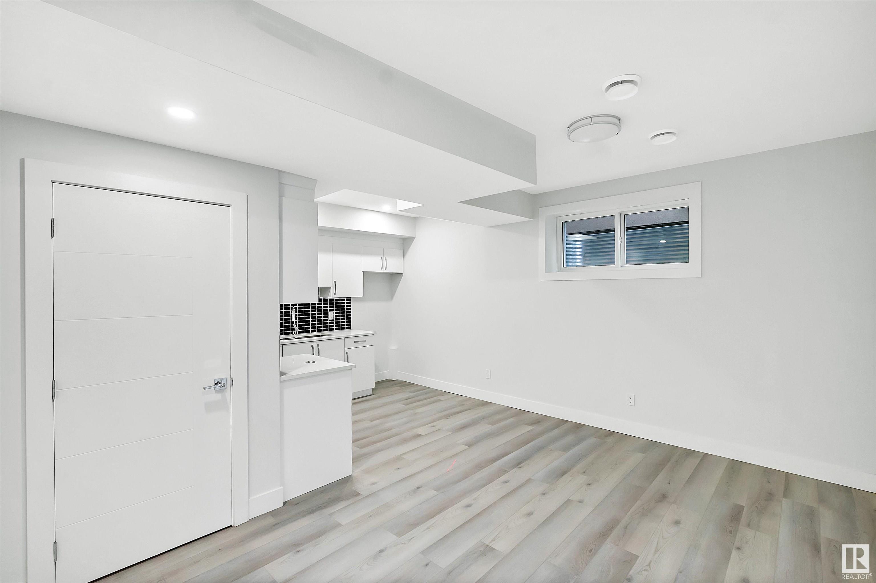      1826 18A AV NW , Edmonton,  ,T6T 0K3 ;  Listing Number: MLS E4414151