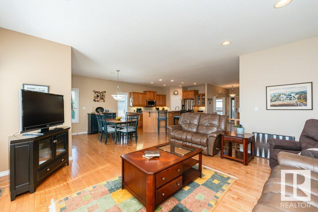     6 WOODS CO , Leduc,  ,T9E 8K3 ;  Listing Number: MLS E4414188