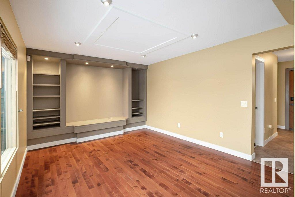     9407 74 ST NW , Edmonton,  ,T6B 2B5 ;  Listing Number: MLS E4414213