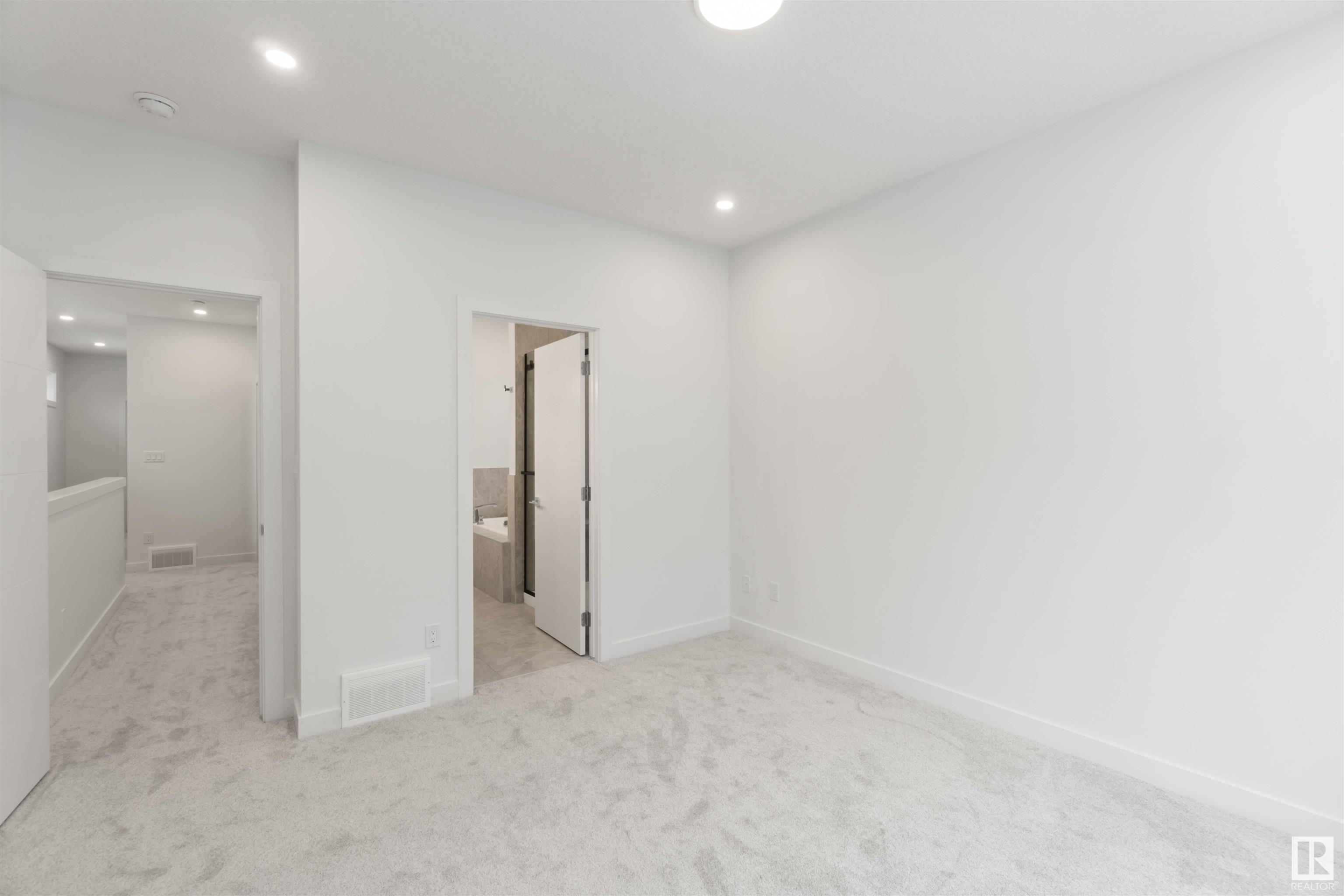      11331 103 ST NW , Edmonton,  ,T5G 2H8 ;  Listing Number: MLS E4414252