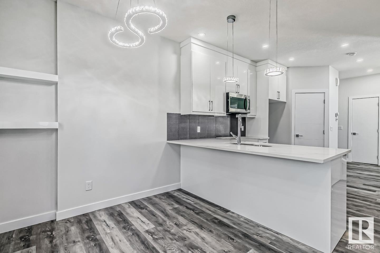      3518 33 AV NW , Edmonton,  ,T6L 5G6 ;  Listing Number: MLS E4414265