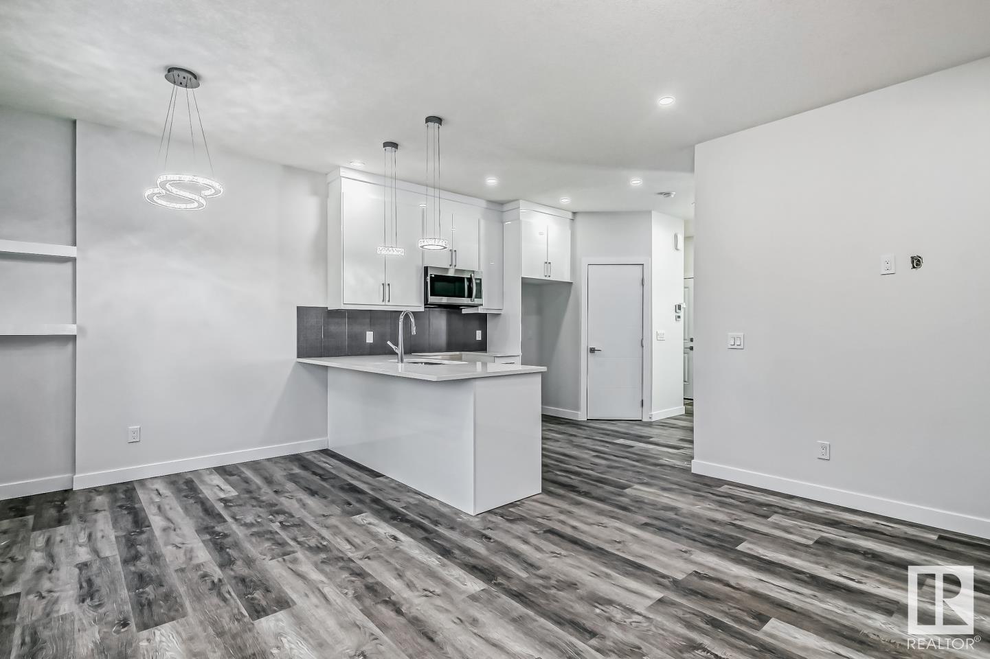      3518 33 AV NW , Edmonton,  ,T6L 5G6 ;  Listing Number: MLS E4414265