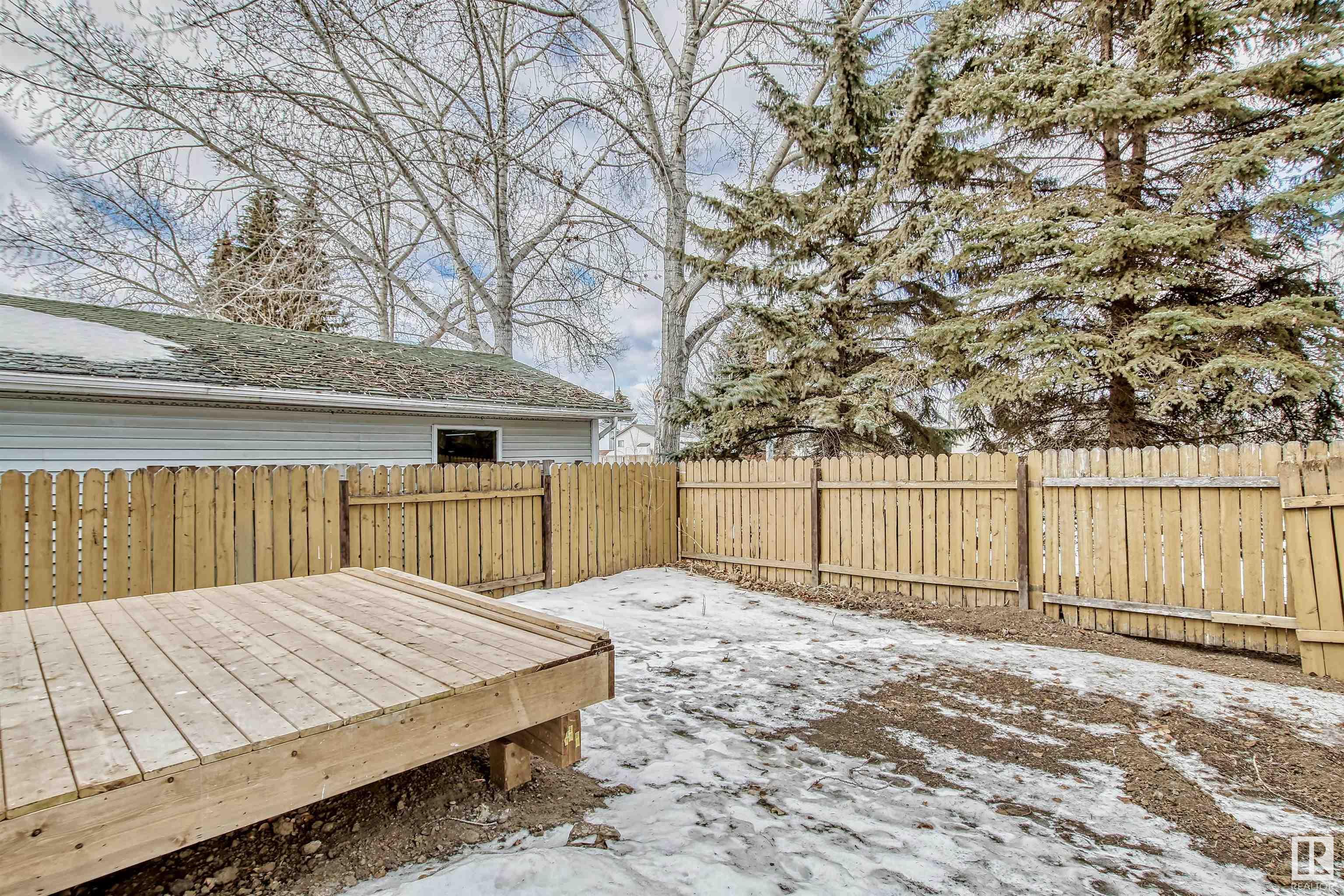      3518 33 AV NW , Edmonton,  ,T6L 5G6 ;  Listing Number: MLS E4414265