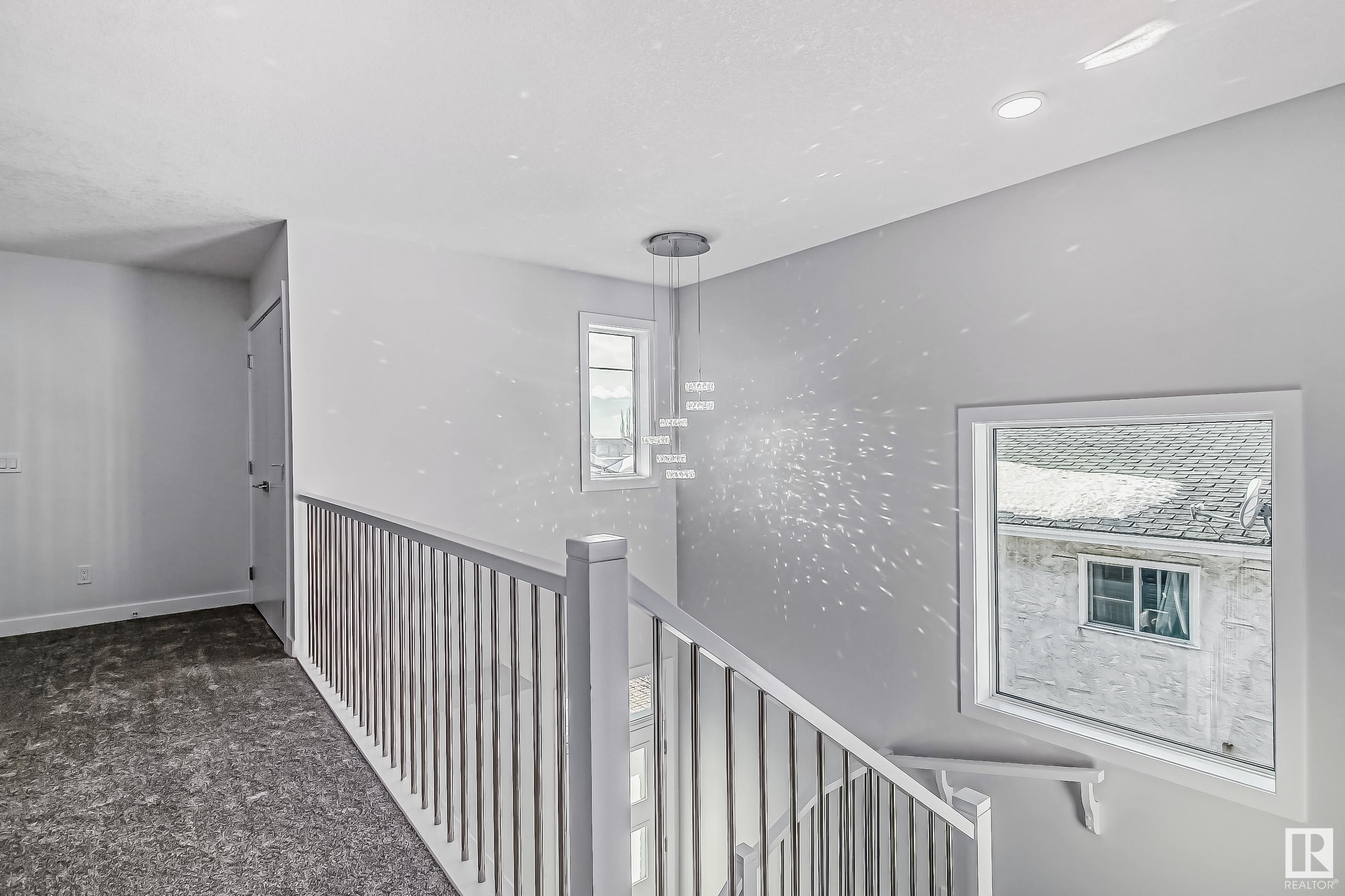      3518 33 AV NW , Edmonton,  ,T6L 5G6 ;  Listing Number: MLS E4414265