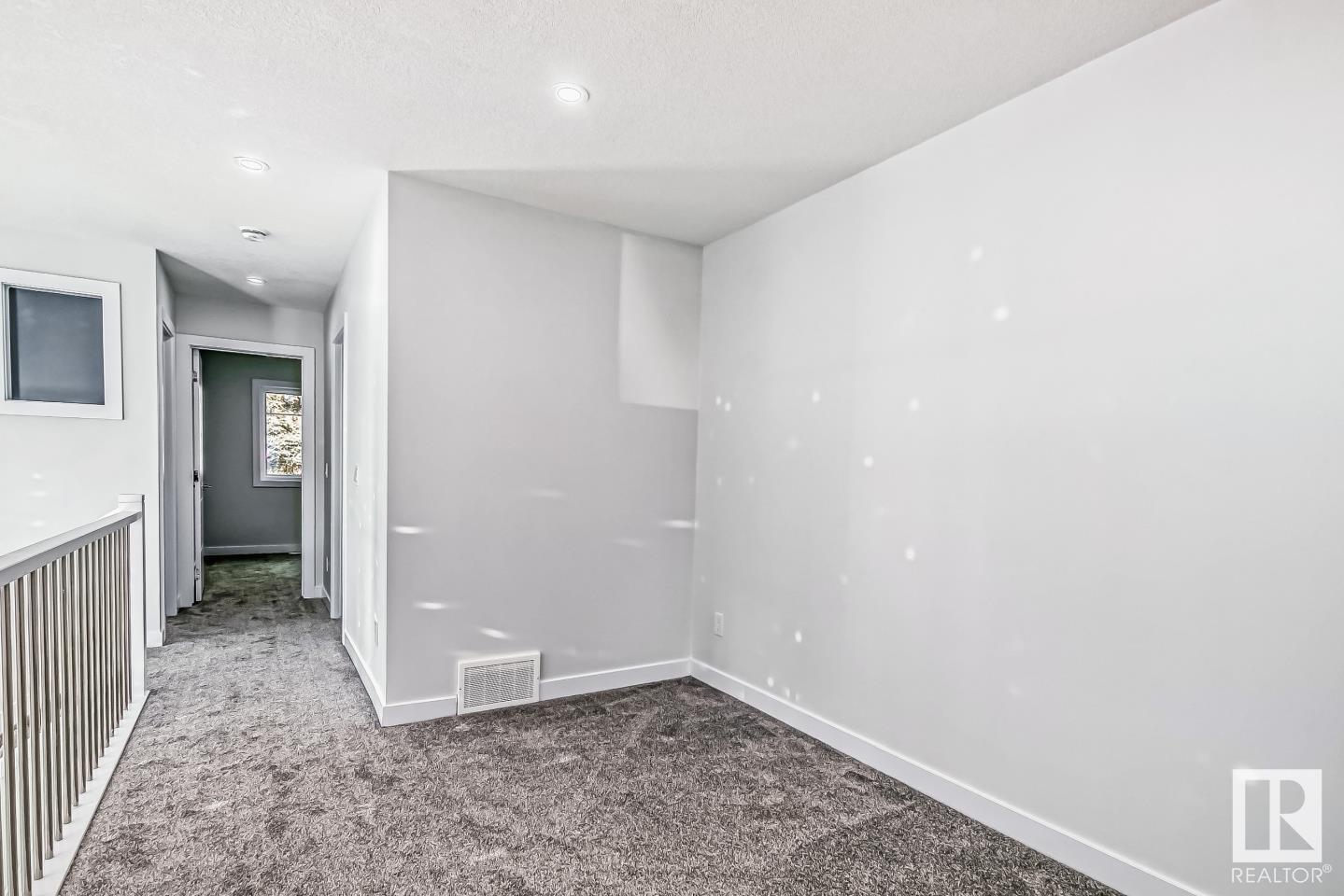      3518 33 AV NW , Edmonton,  ,T6L 5G6 ;  Listing Number: MLS E4414265