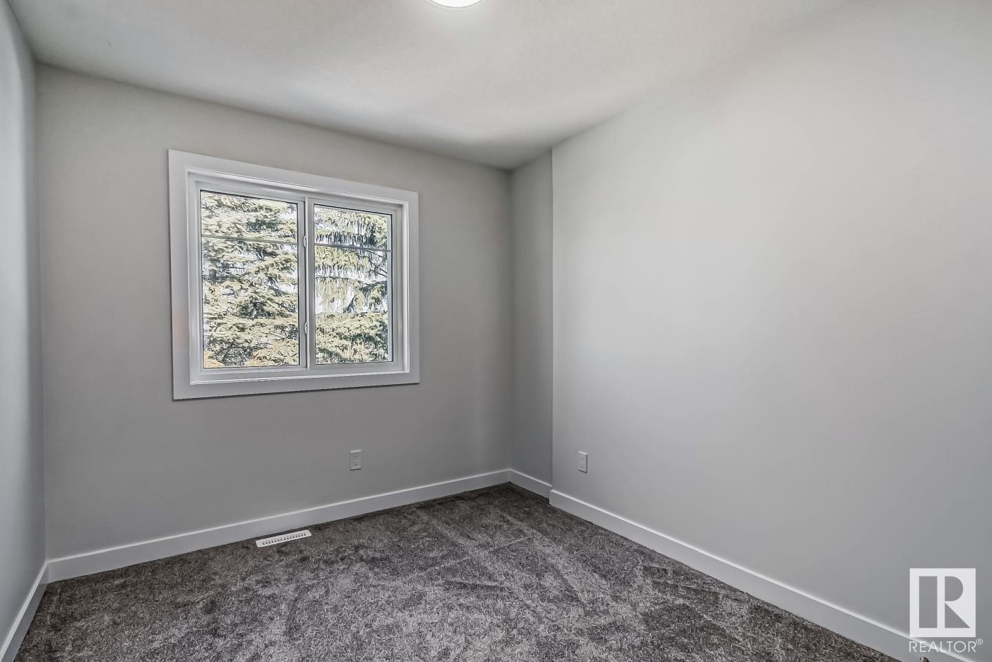      3518 33 AV NW , Edmonton,  ,T6L 5G6 ;  Listing Number: MLS E4414265