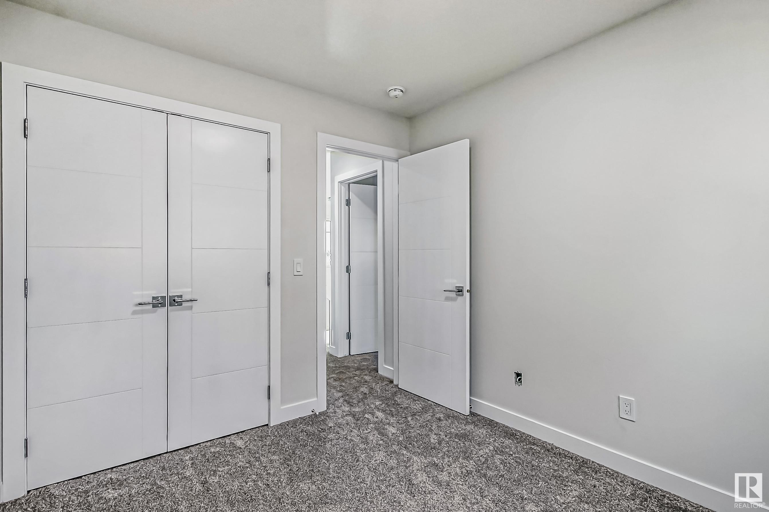      3518 33 AV NW , Edmonton,  ,T6L 5G6 ;  Listing Number: MLS E4414265