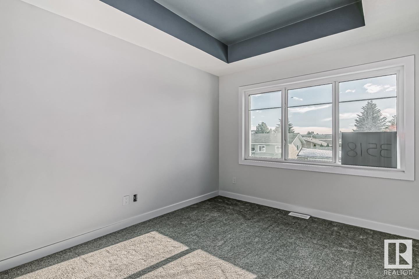      3518 33 AV NW , Edmonton,  ,T6L 5G6 ;  Listing Number: MLS E4414265