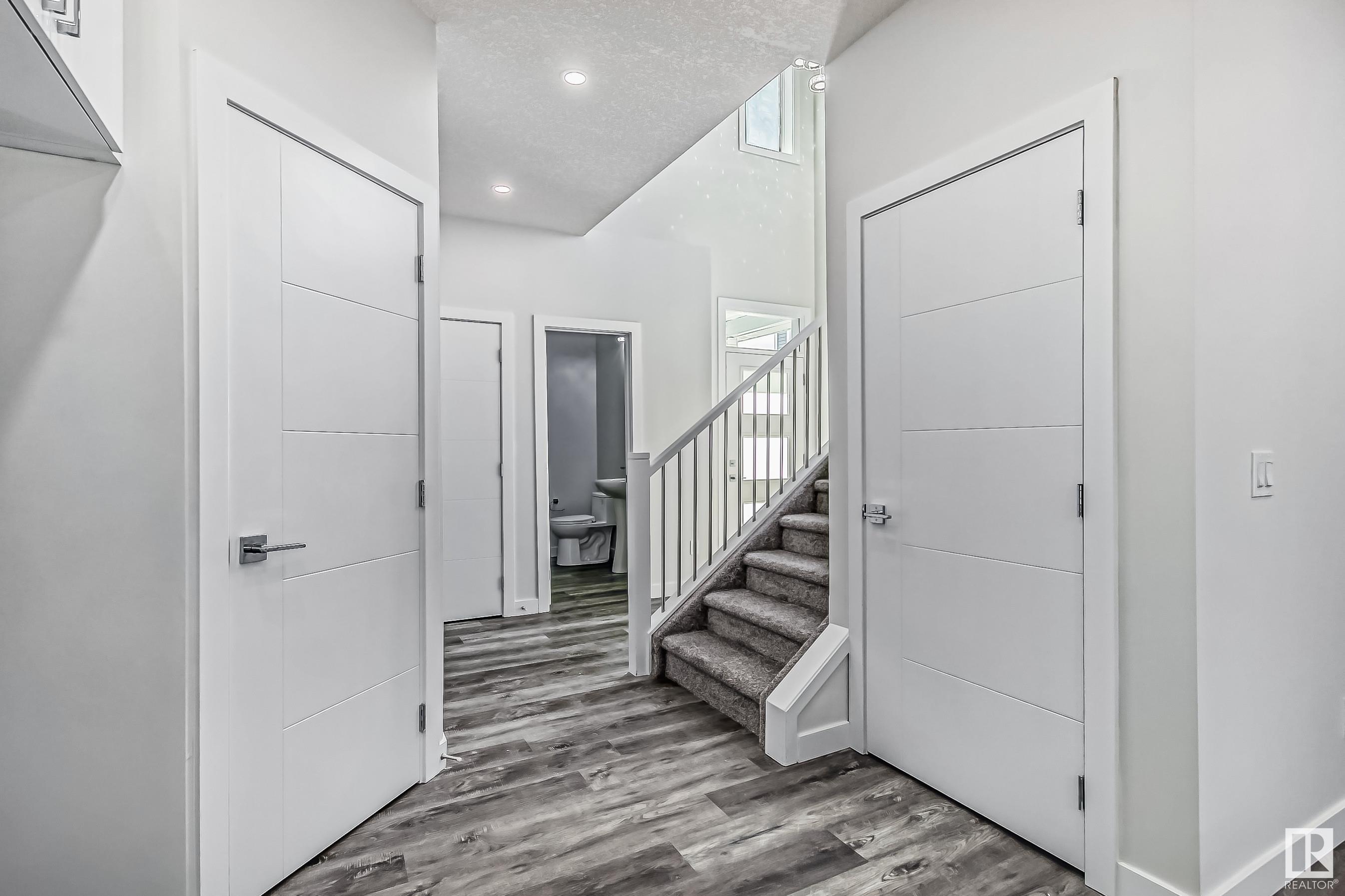      3518 33 AV NW , Edmonton,  ,T6L 5G6 ;  Listing Number: MLS E4414265