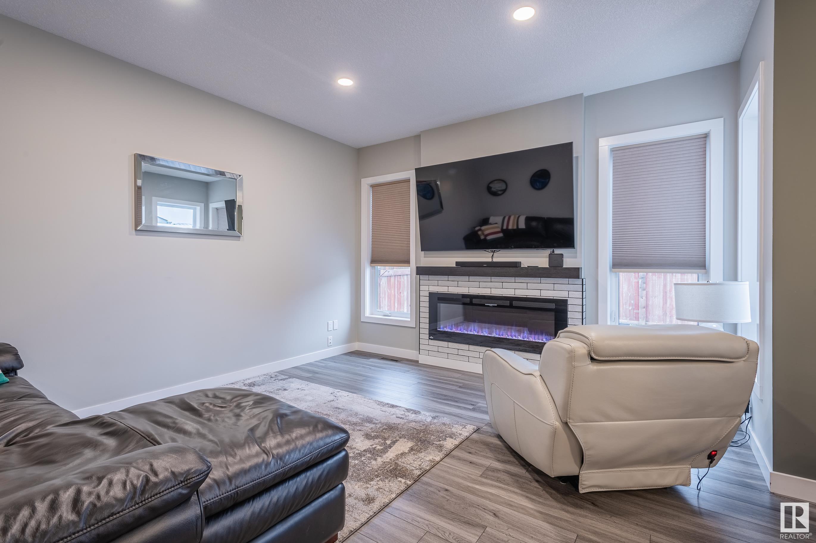      4 ELWYCK GA , Spruce Grove,  ,T7X 0Z2 ;  Listing Number: MLS E4414269