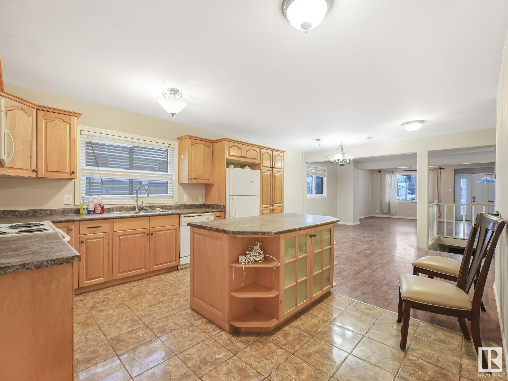      3804 109 AV NW , Edmonton,  ,T5W 0G8 ;  Listing Number: MLS E4414317