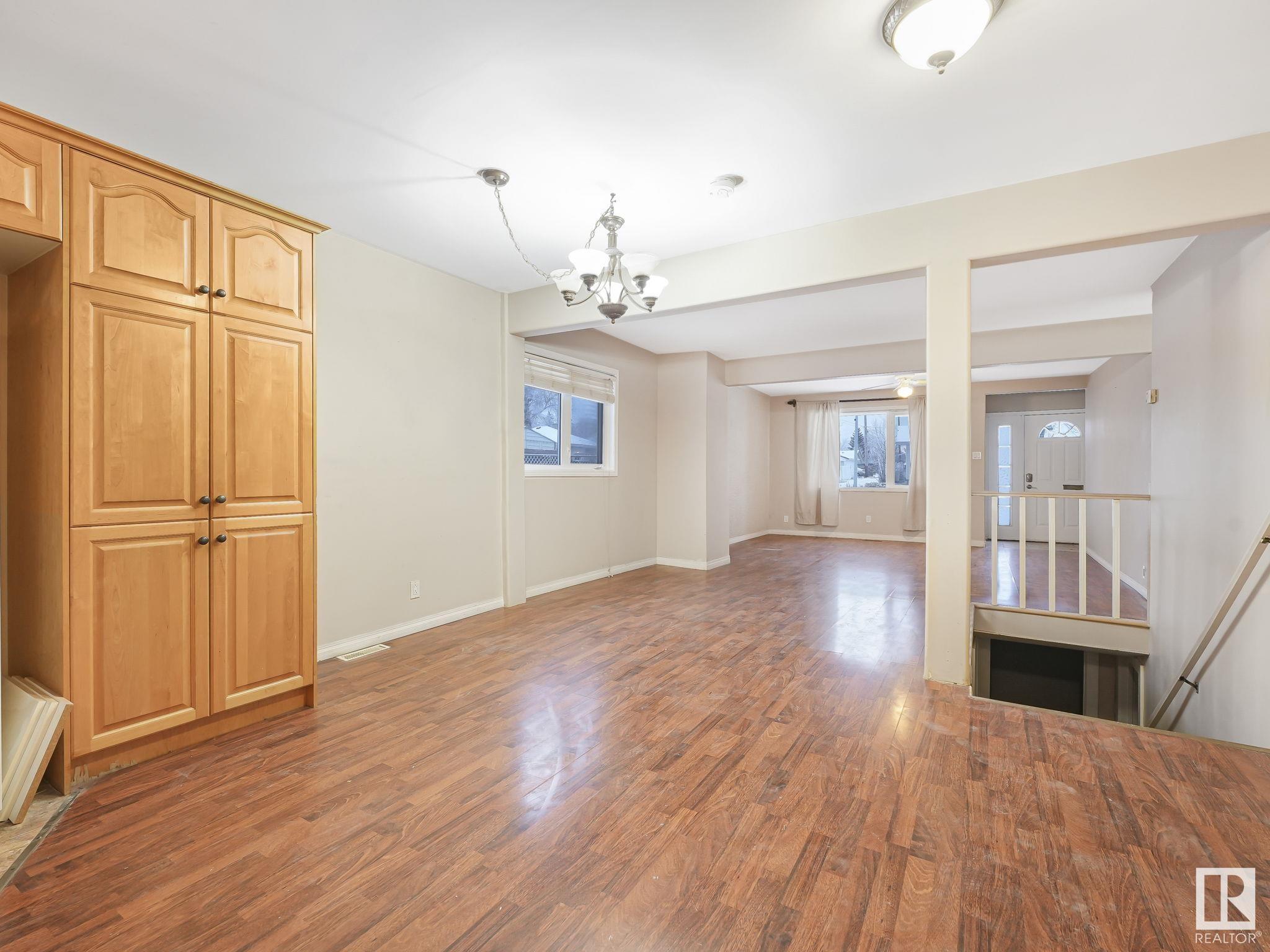      3804 109 AV NW , Edmonton,  ,T5W 0G8 ;  Listing Number: MLS E4414317