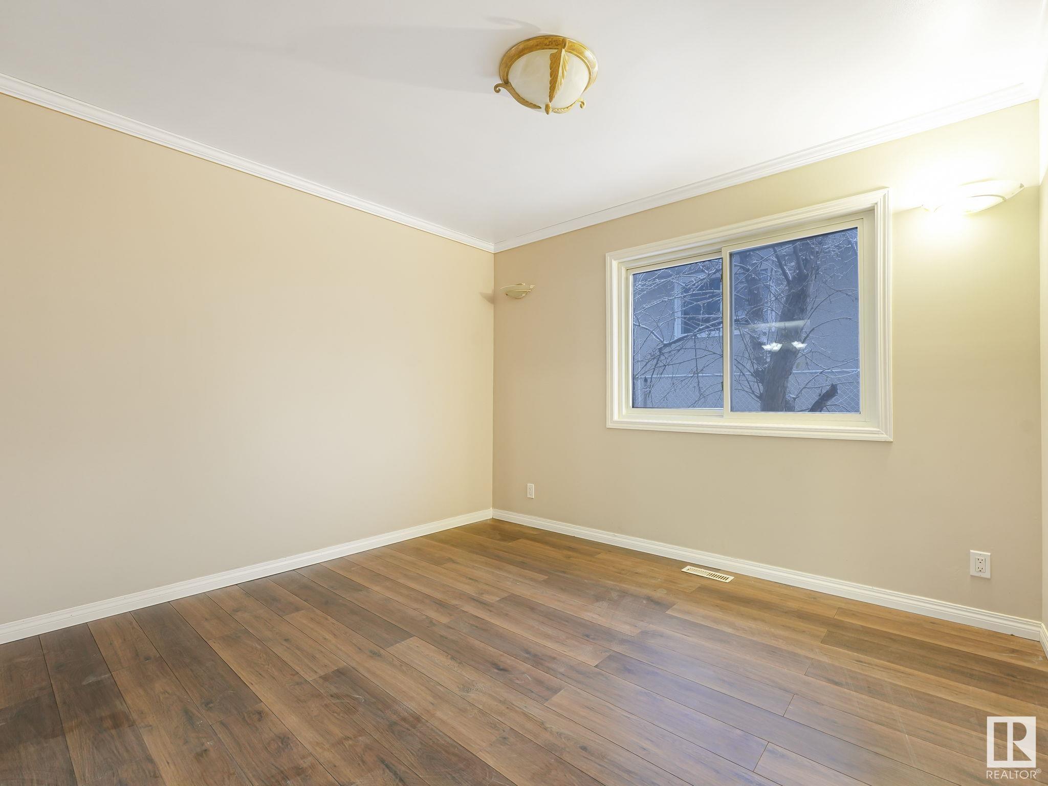      3804 109 AV NW , Edmonton,  ,T5W 0G8 ;  Listing Number: MLS E4414317