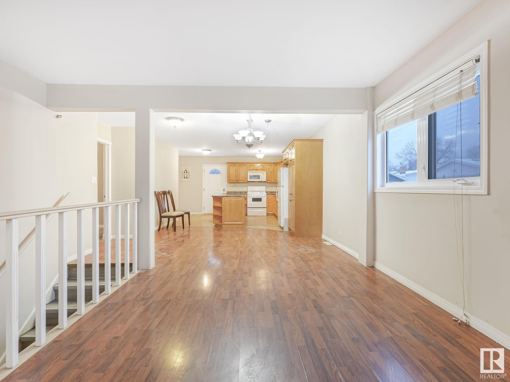      3804 109 AV NW , Edmonton,  ,T5W 0G8 ;  Listing Number: MLS E4414317