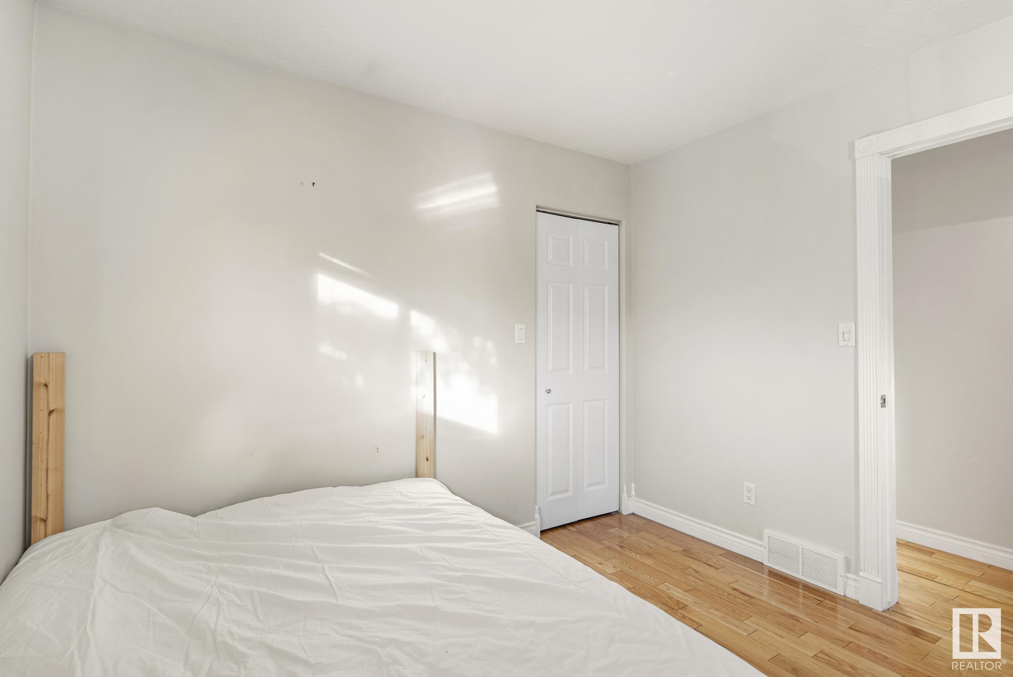      7326 111 AV NW , Edmonton,  ,T5B 0B6 ;  Listing Number: MLS E4414333