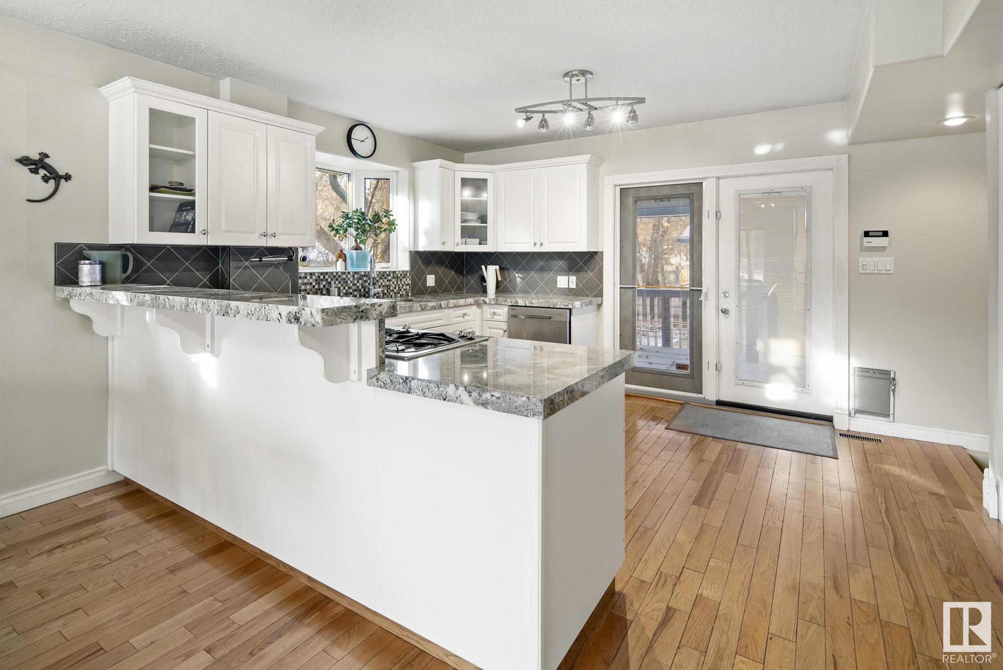      7326 111 AV NW , Edmonton,  ,T5B 0B6 ;  Listing Number: MLS E4414333