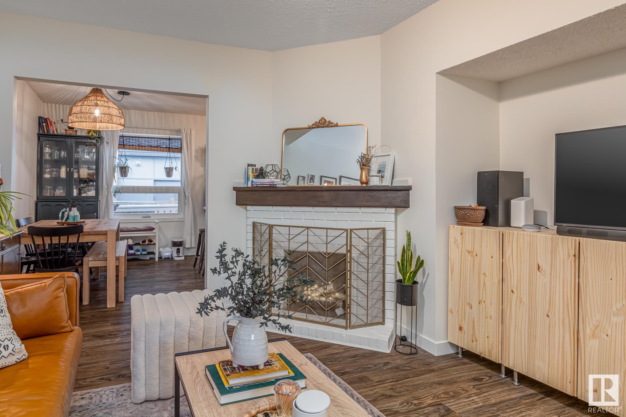      11922 102 AV NW , Edmonton,  ,T2G 3B3 ;  Listing Number: MLS E4414336