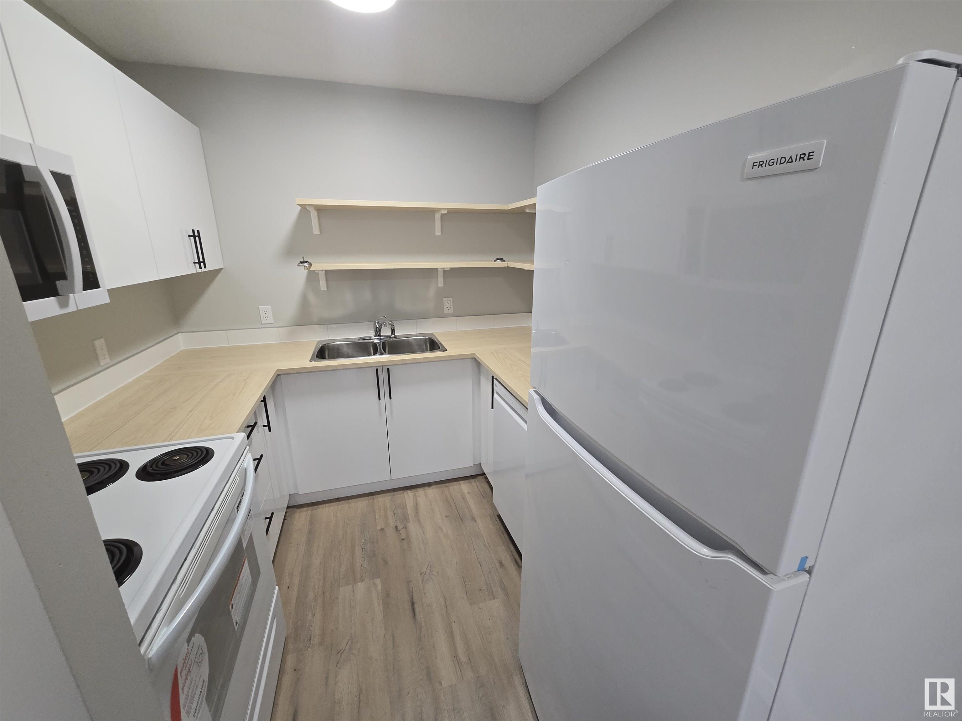      4521 50 AV , Cold Lake,  ,T9M 1Y8 ;  Listing Number: MLS E4414369