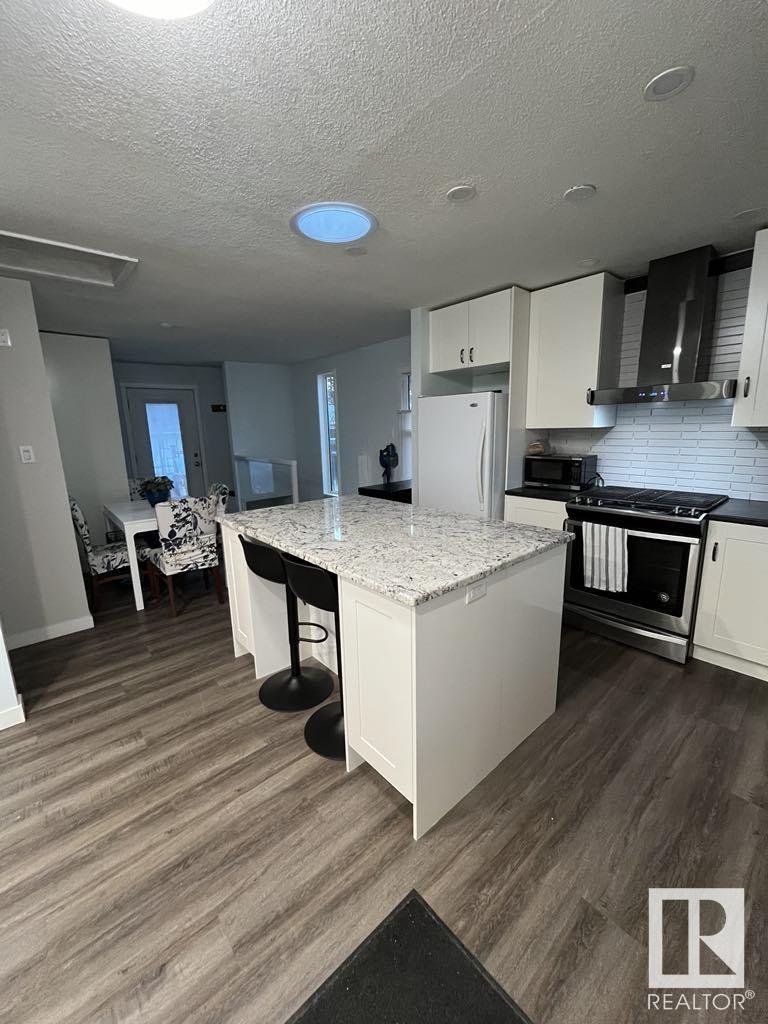      5027 53 AV , Warburg,  ,T0C 2T0 ;  Listing Number: MLS E4414466