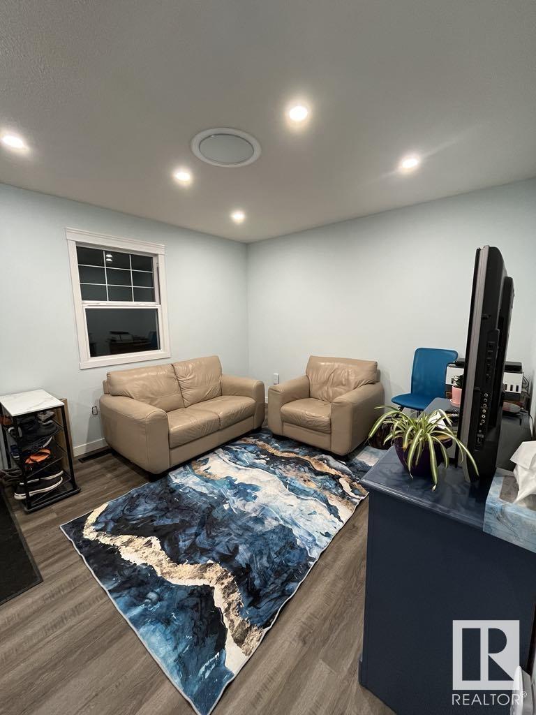      5027 53 AV , Warburg,  ,T0C 2T0 ;  Listing Number: MLS E4414466