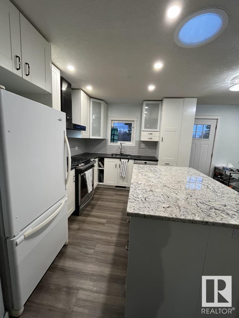      5027 53 AV , Warburg,  ,T0C 2T0 ;  Listing Number: MLS E4414466