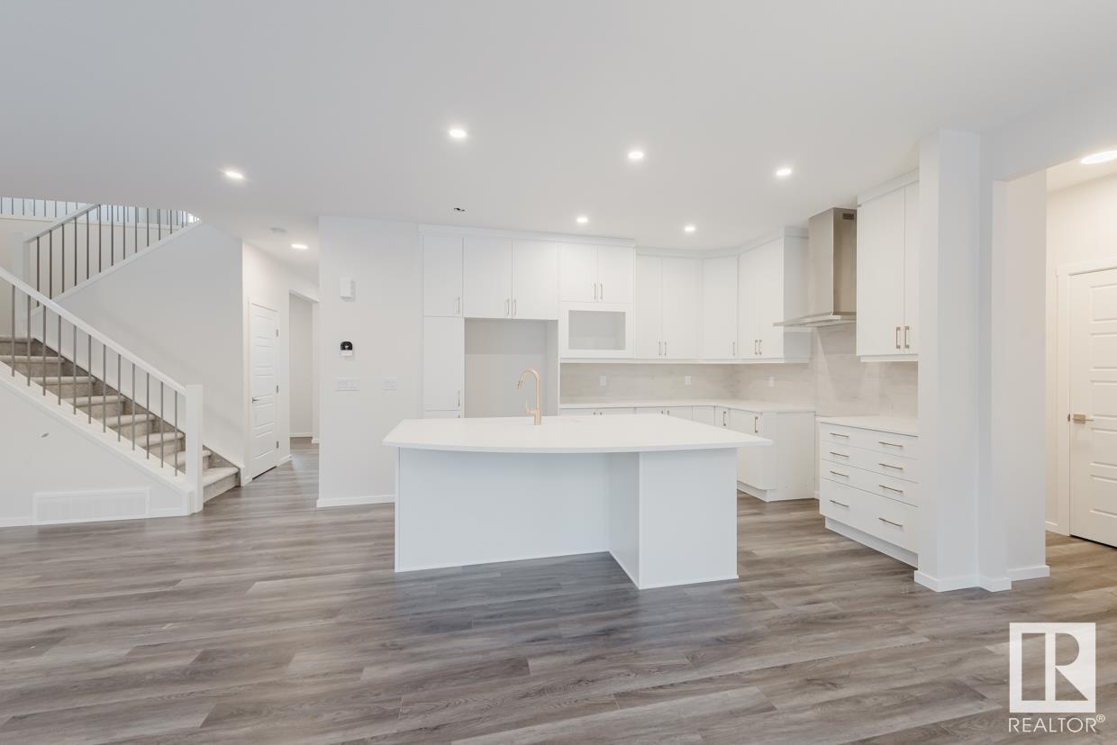     2027 208 ST NW , Edmonton,  ,T6M 2P5 ;  Listing Number: MLS E4414520