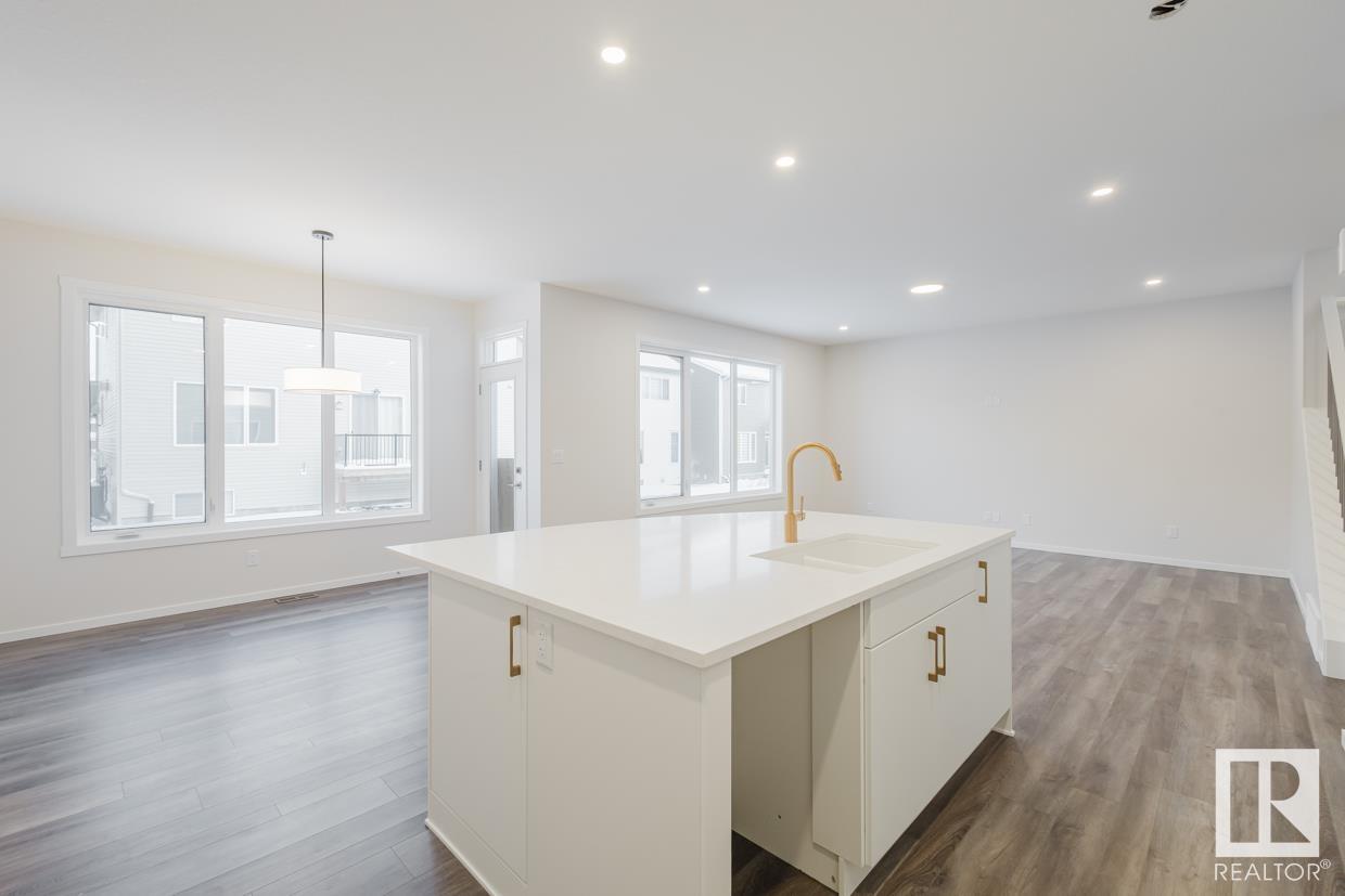      2027 208 ST NW , Edmonton,  ,T6M 2P5 ;  Listing Number: MLS E4414520