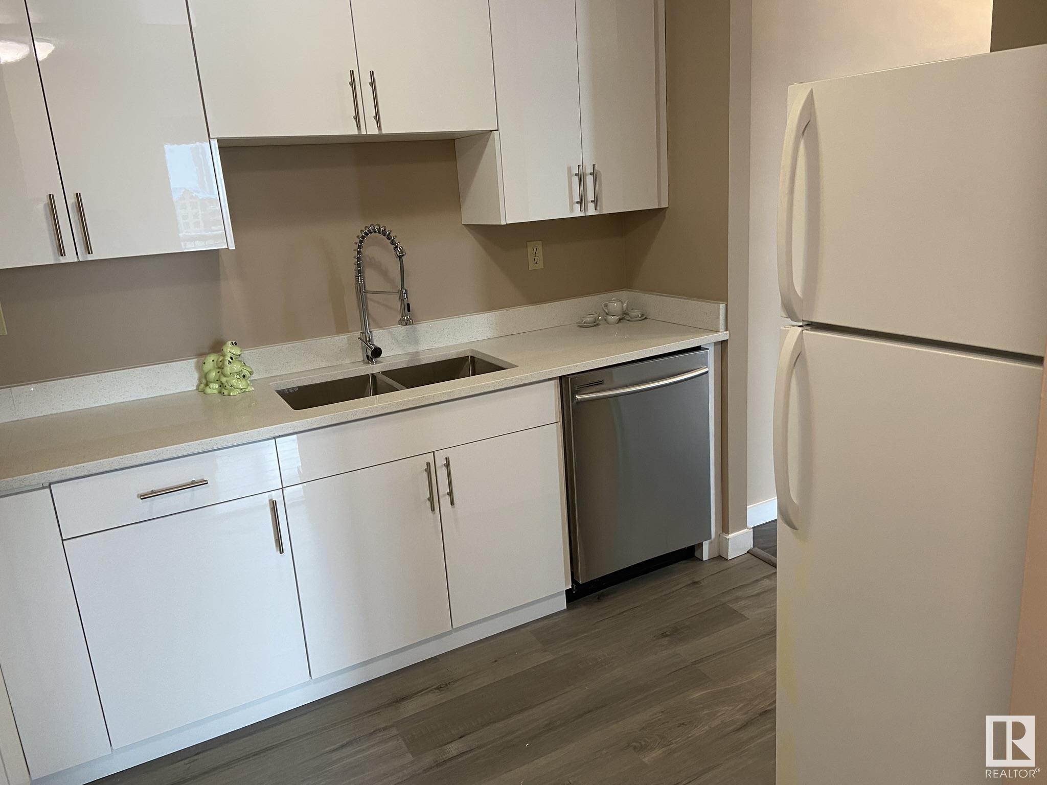      #1110 10145 109 ST NW , Edmonton,  ,T5J 3H5 ;  Listing Number: MLS E4414538
