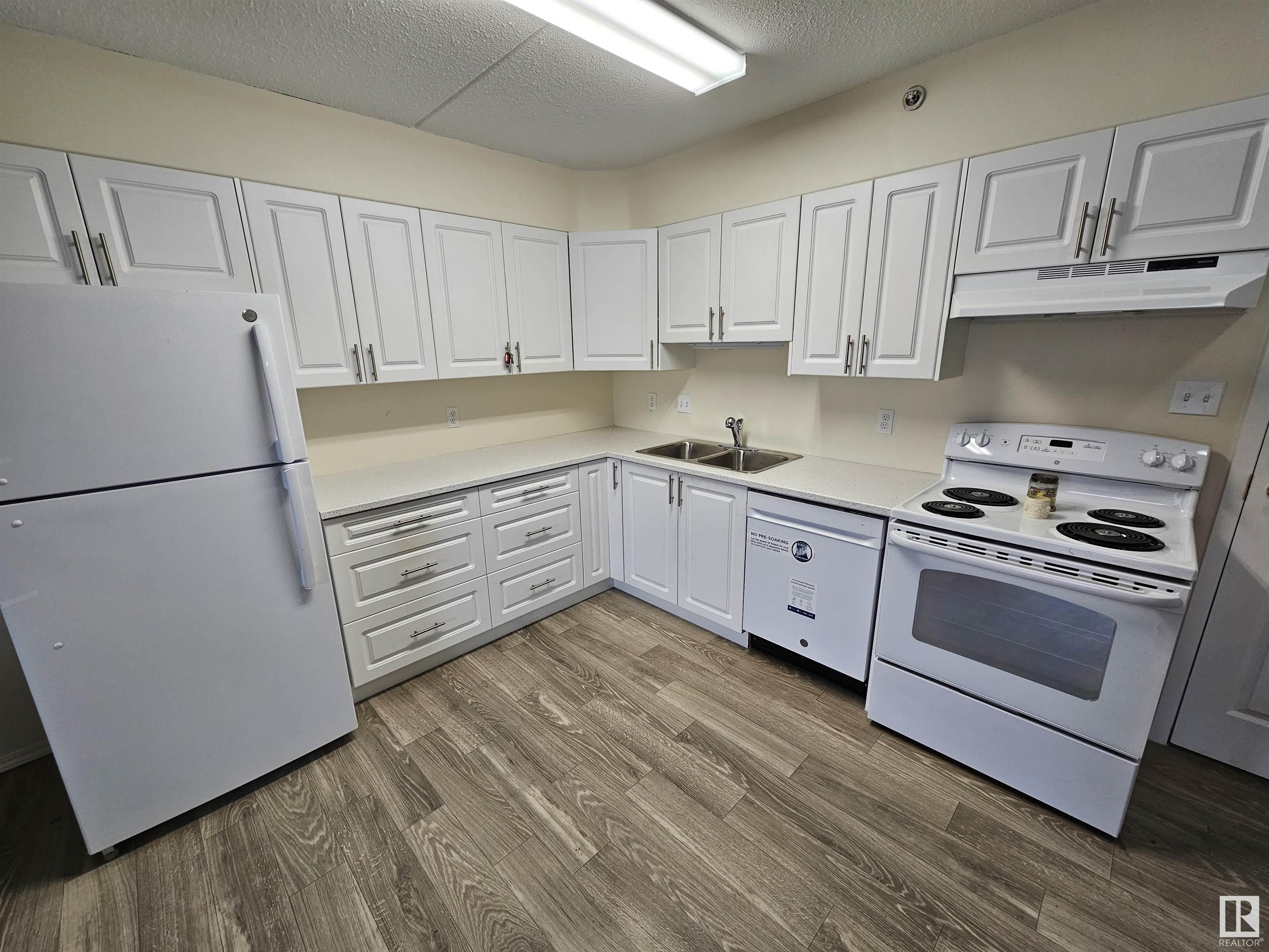      #101 4900 54 Ave , Drayton Valley,  ,T7A 1V8 ;  Listing Number: MLS E4414540