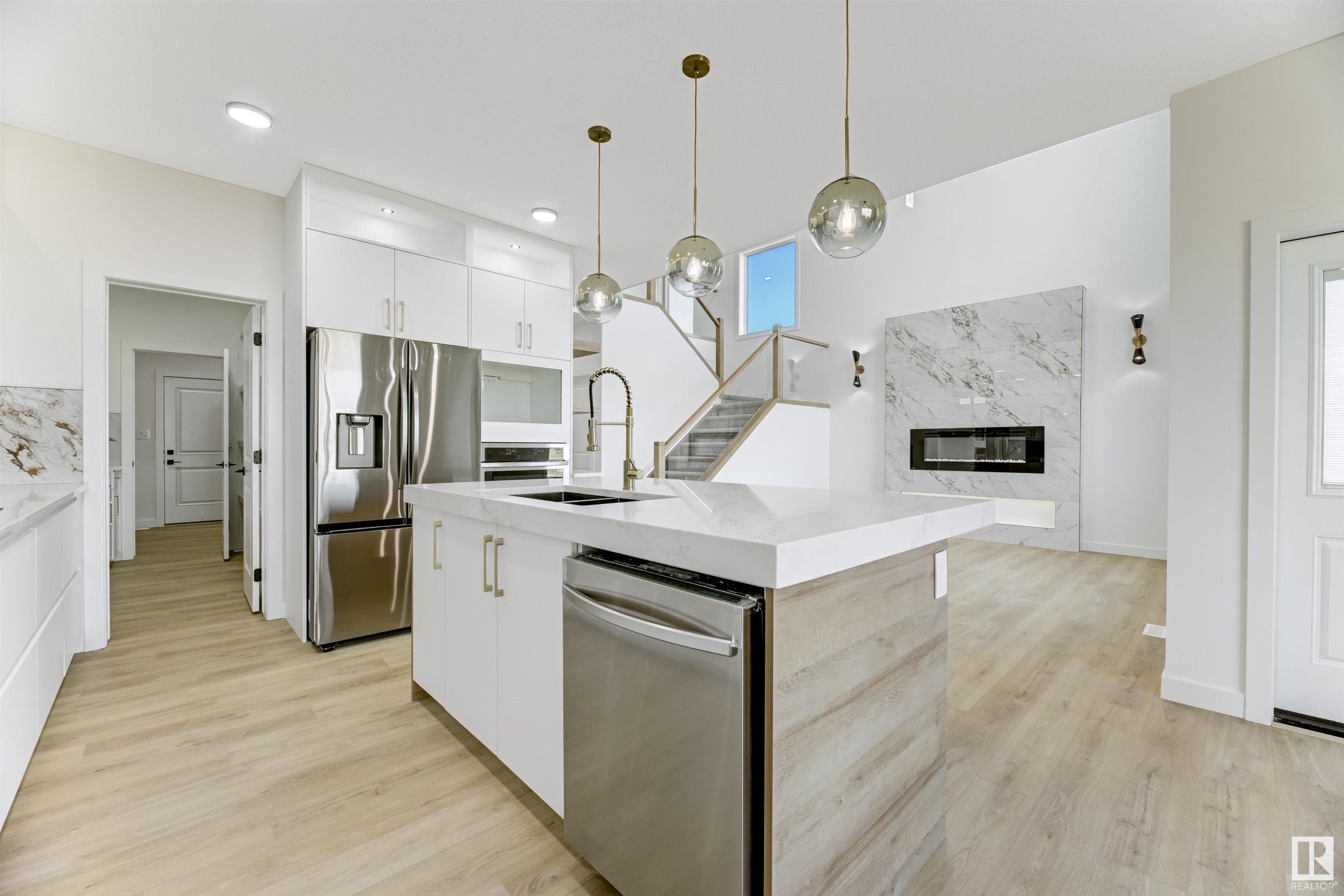      7098 KIVIAQ CR SW , Edmonton,  ,T6W 5N7 ;  Listing Number: MLS E4414553