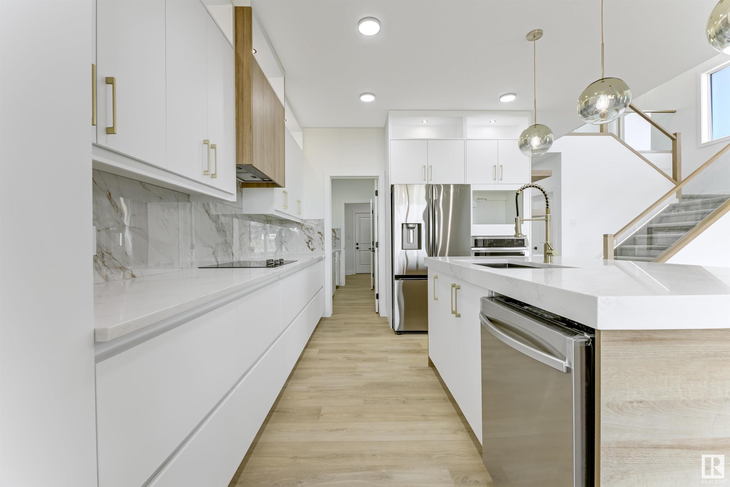      7098 KIVIAQ CR SW , Edmonton,  ,T6W 5N7 ;  Listing Number: MLS E4414553
