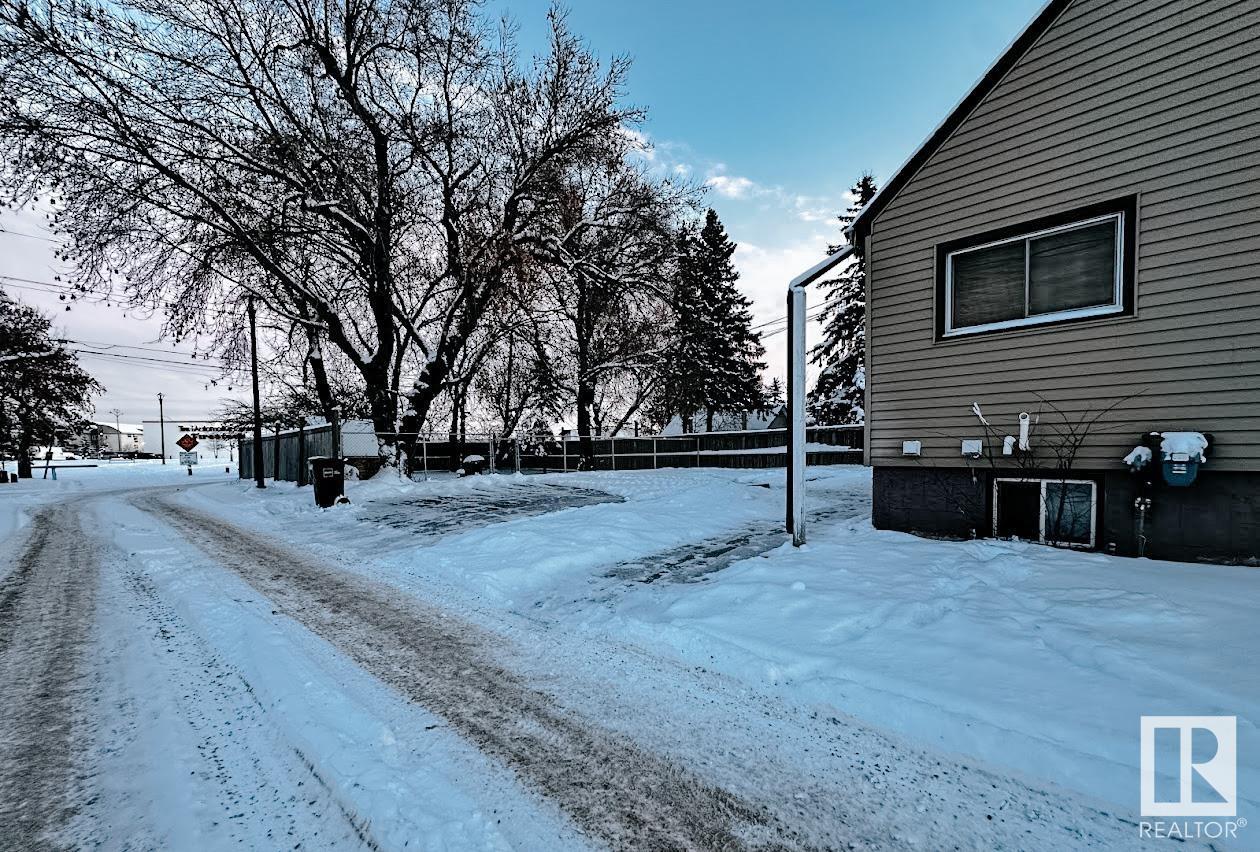 http://cdnparap120.paragonrels.com/ParagonImages/Property/p12/RAE/225327407/13/0/0/b64d66d32d292856ae8469834ea0cb7f/1/73fbe44ada0d0ad9a106cd96e05068e9/225327407-3923072f-0774-48c9-82bf-b3e7288a9283.JPG
