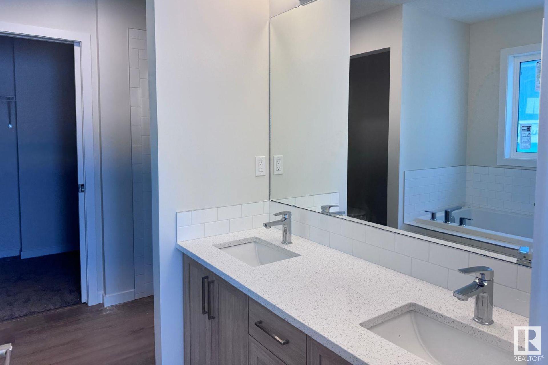      3516 ERLANGER LINK LI NW , Edmonton,  ,T6M 0N9 ;  Listing Number: MLS E4414590