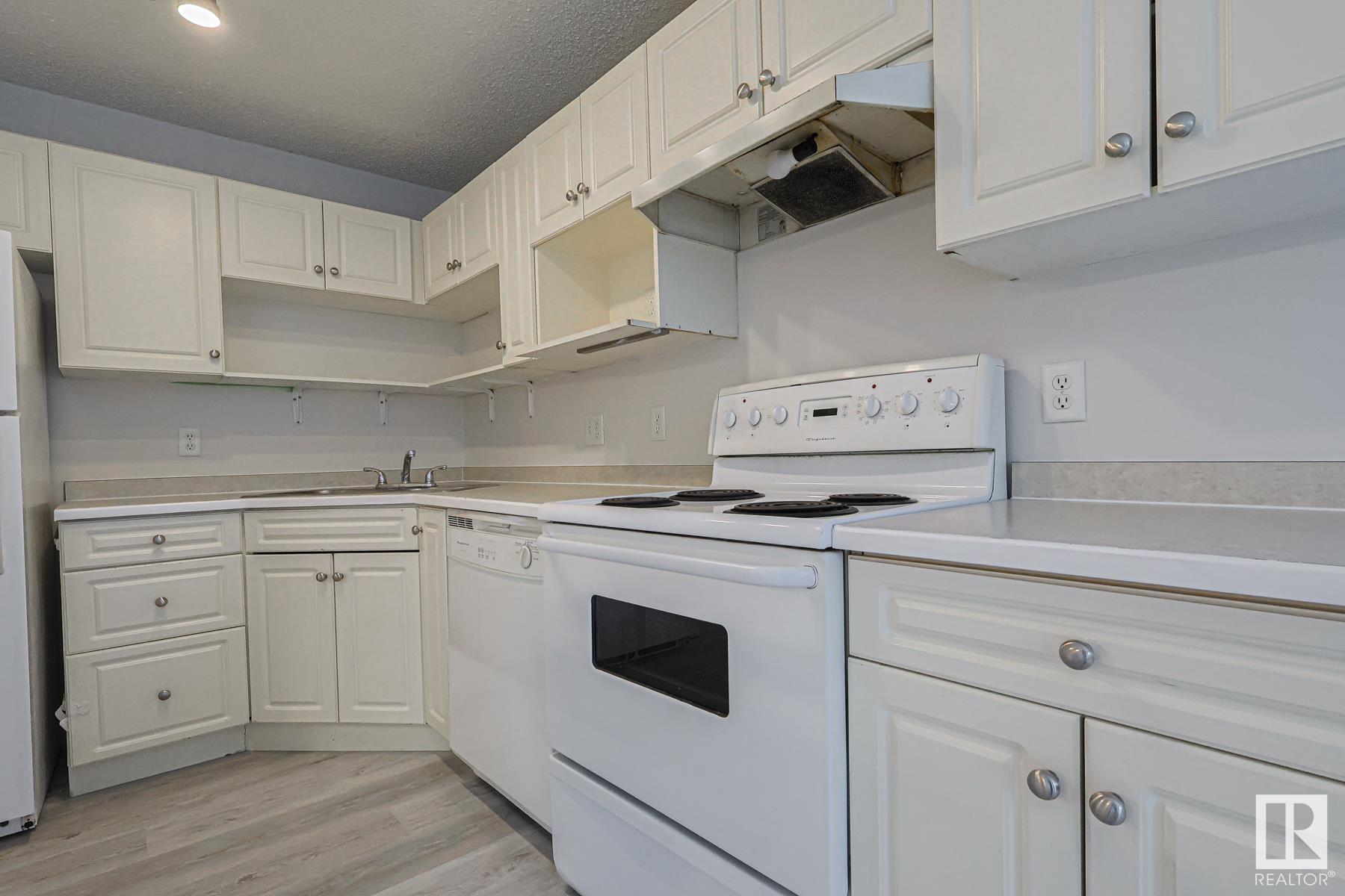      #109 16221 95 ST NW , Edmonton,  ,T5Z 3V3 ;  Listing Number: MLS E4414633