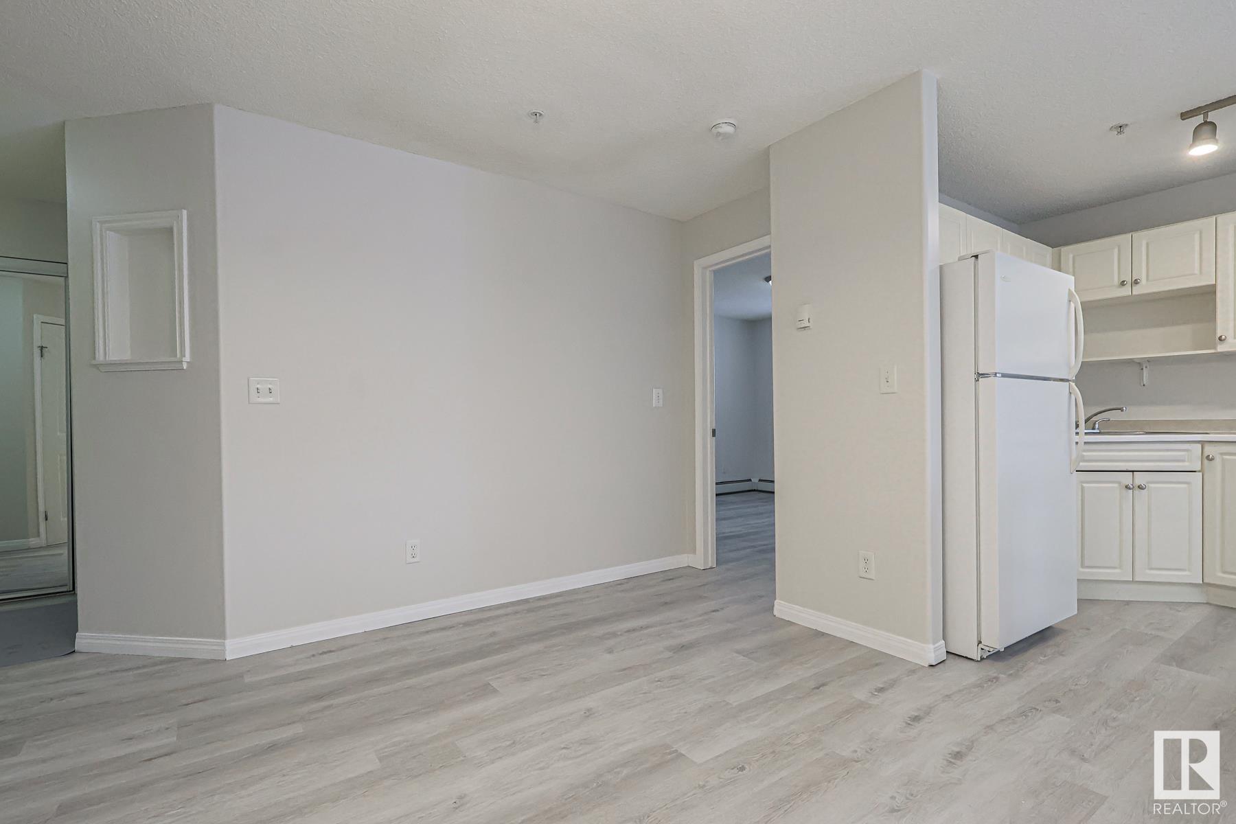      #109 16221 95 ST NW , Edmonton,  ,T5Z 3V3 ;  Listing Number: MLS E4414633