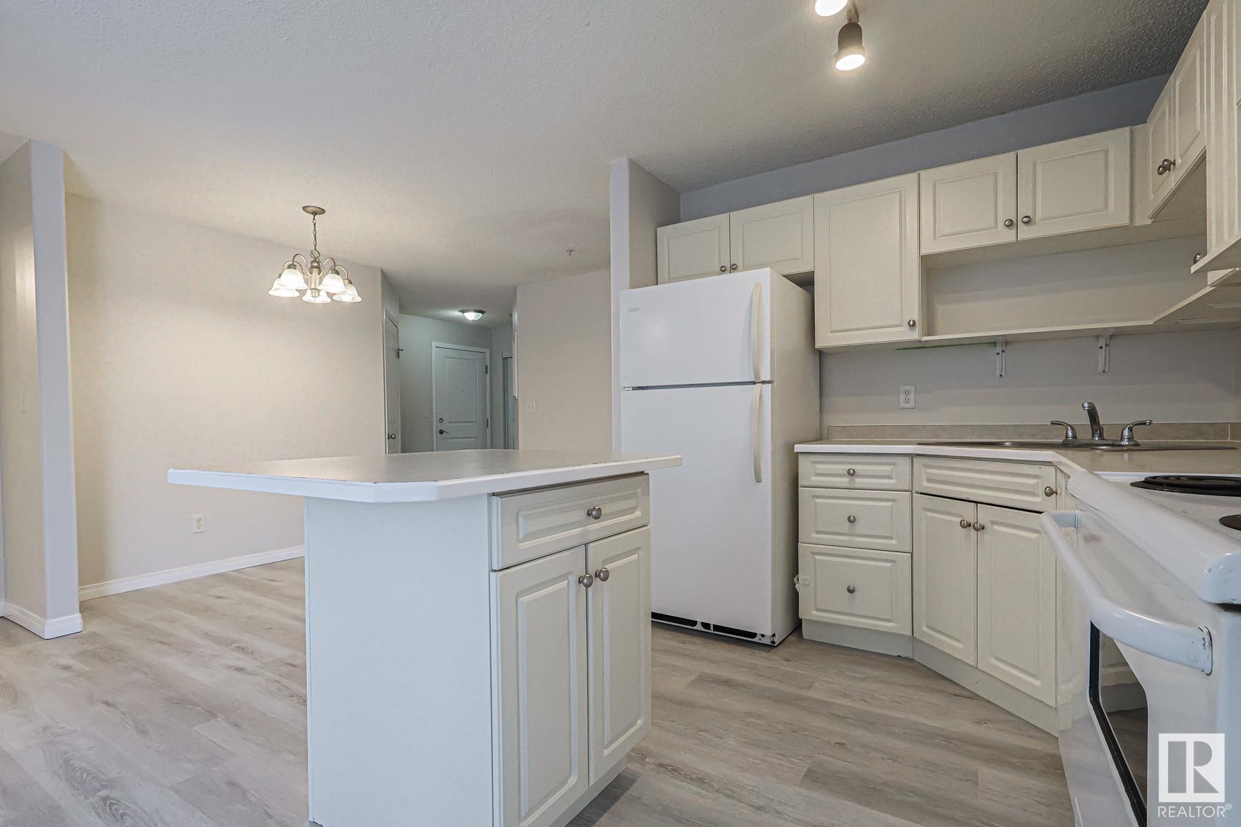      #109 16221 95 ST NW , Edmonton,  ,T5Z 3V3 ;  Listing Number: MLS E4414633