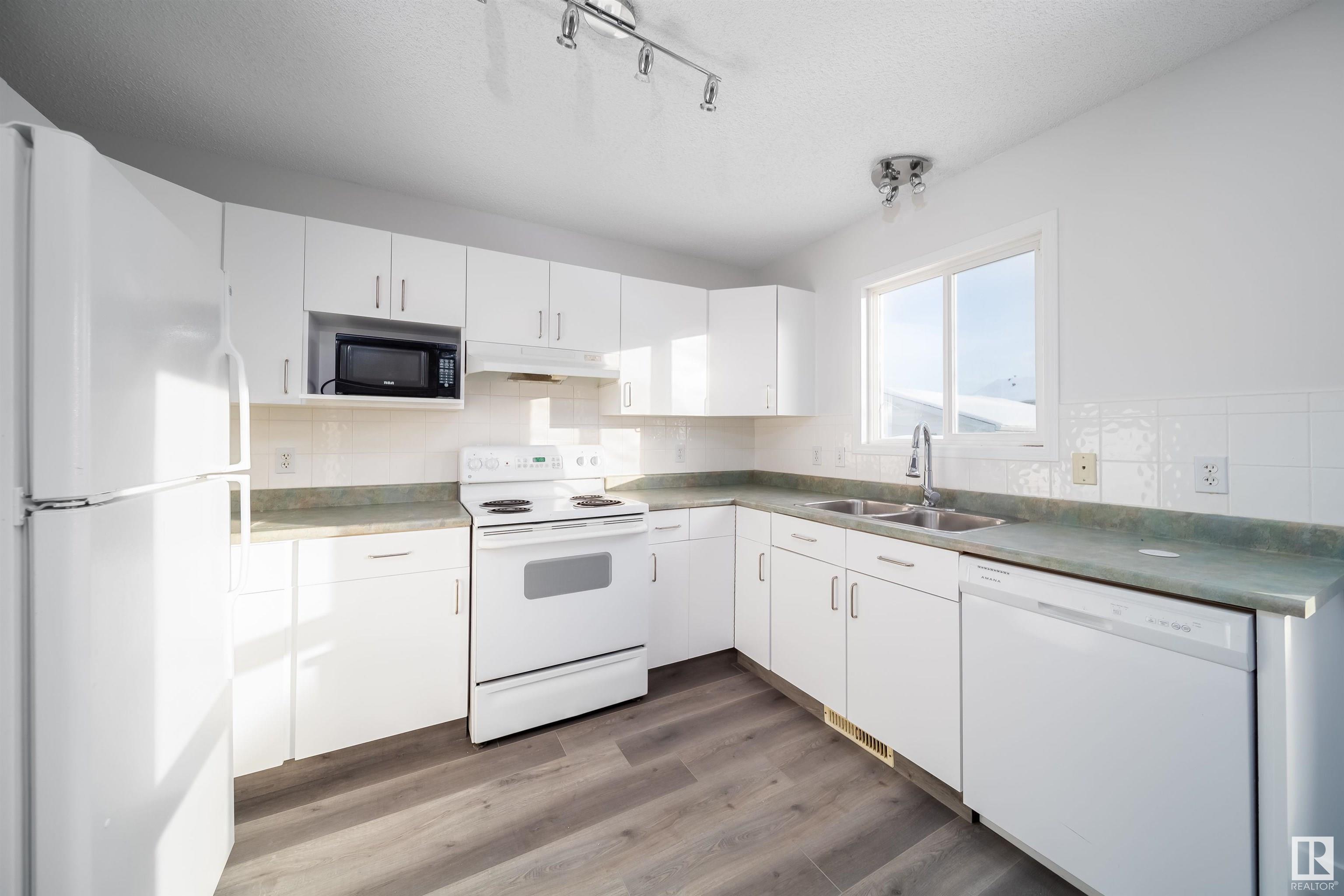      315 BRINTNELL BV NW , Edmonton,  ,T5Y 3J9 ;  Listing Number: MLS E4414634