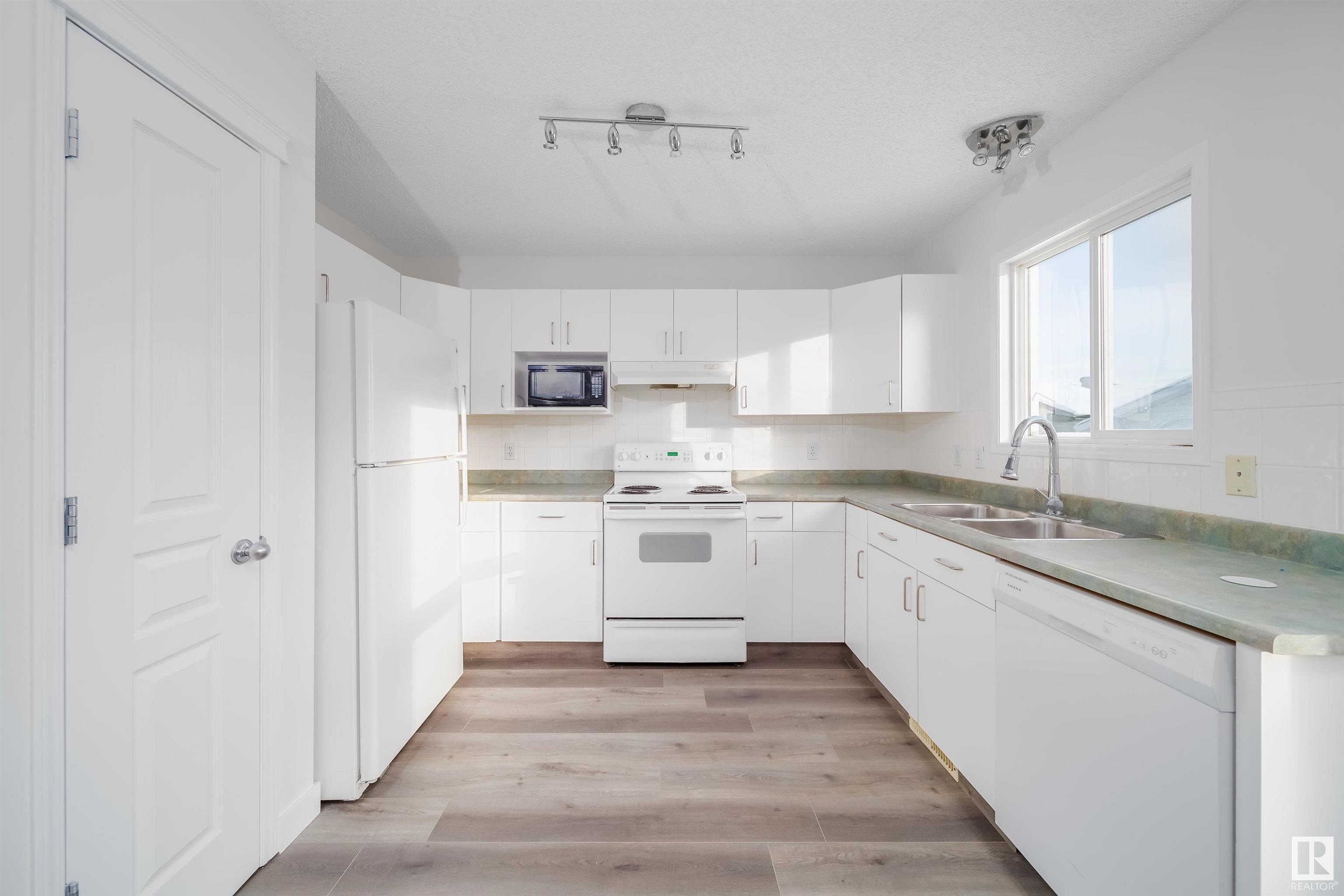      315 BRINTNELL BV NW , Edmonton,  ,T5Y 3J9 ;  Listing Number: MLS E4414634