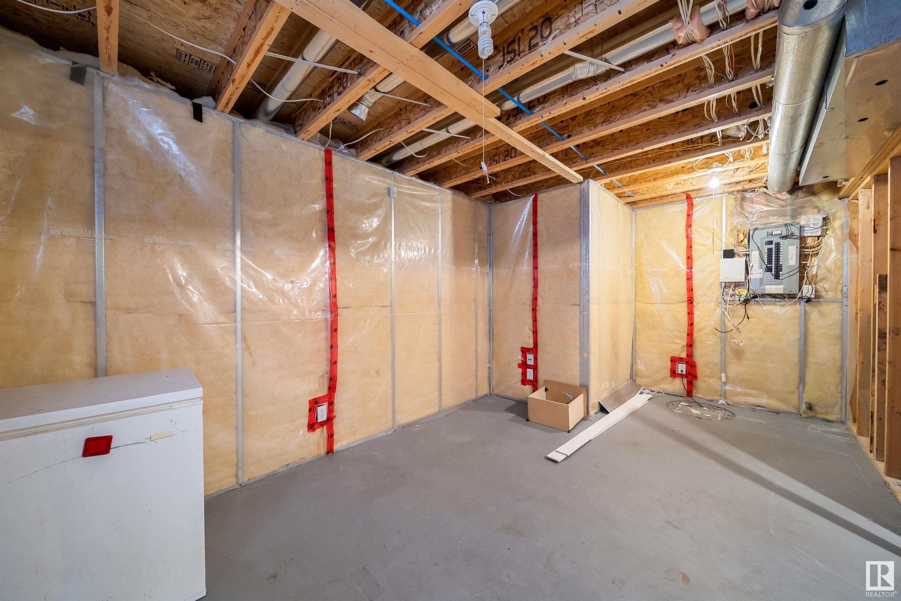      315 BRINTNELL BV NW , Edmonton,  ,T5Y 3J9 ;  Listing Number: MLS E4414634