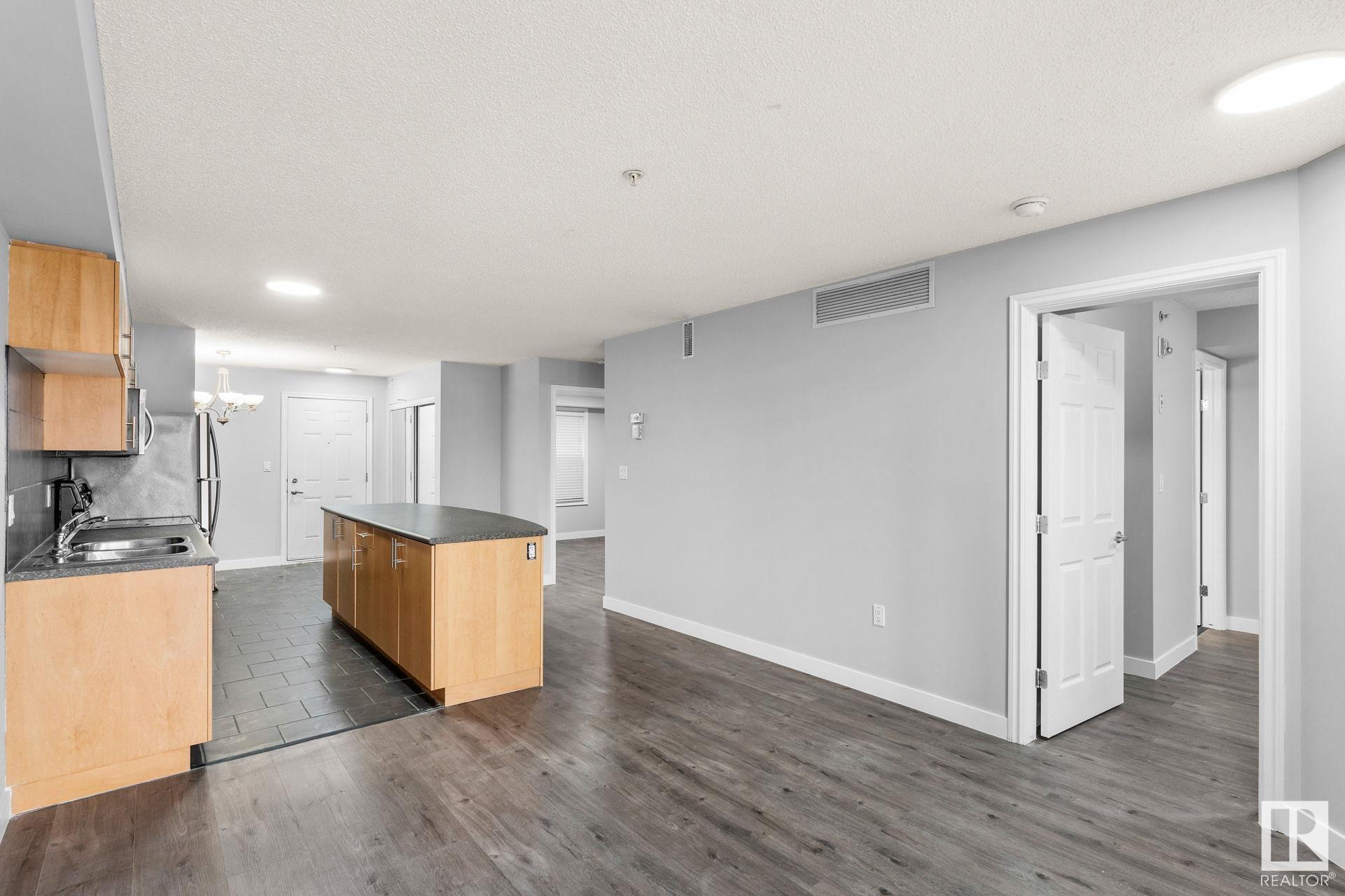      #113 10118 106 AV NW NW , Edmonton,  ,T5H 0B8 ;  Listing Number: MLS E4414650